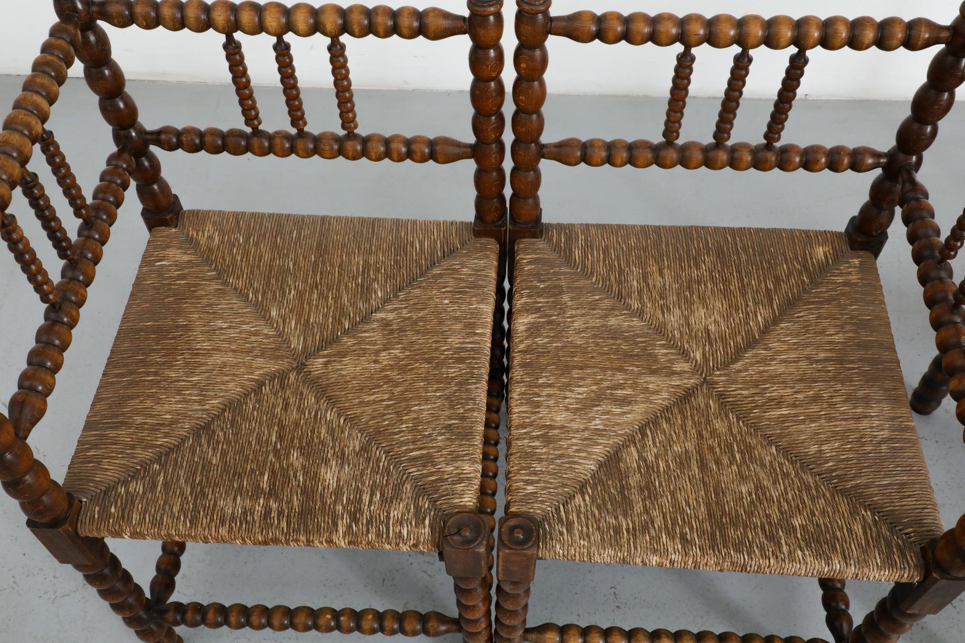Sillas de rincón de bolillos estilo cottage de principios del siglo XX y mesa de salón a juego en venta 10