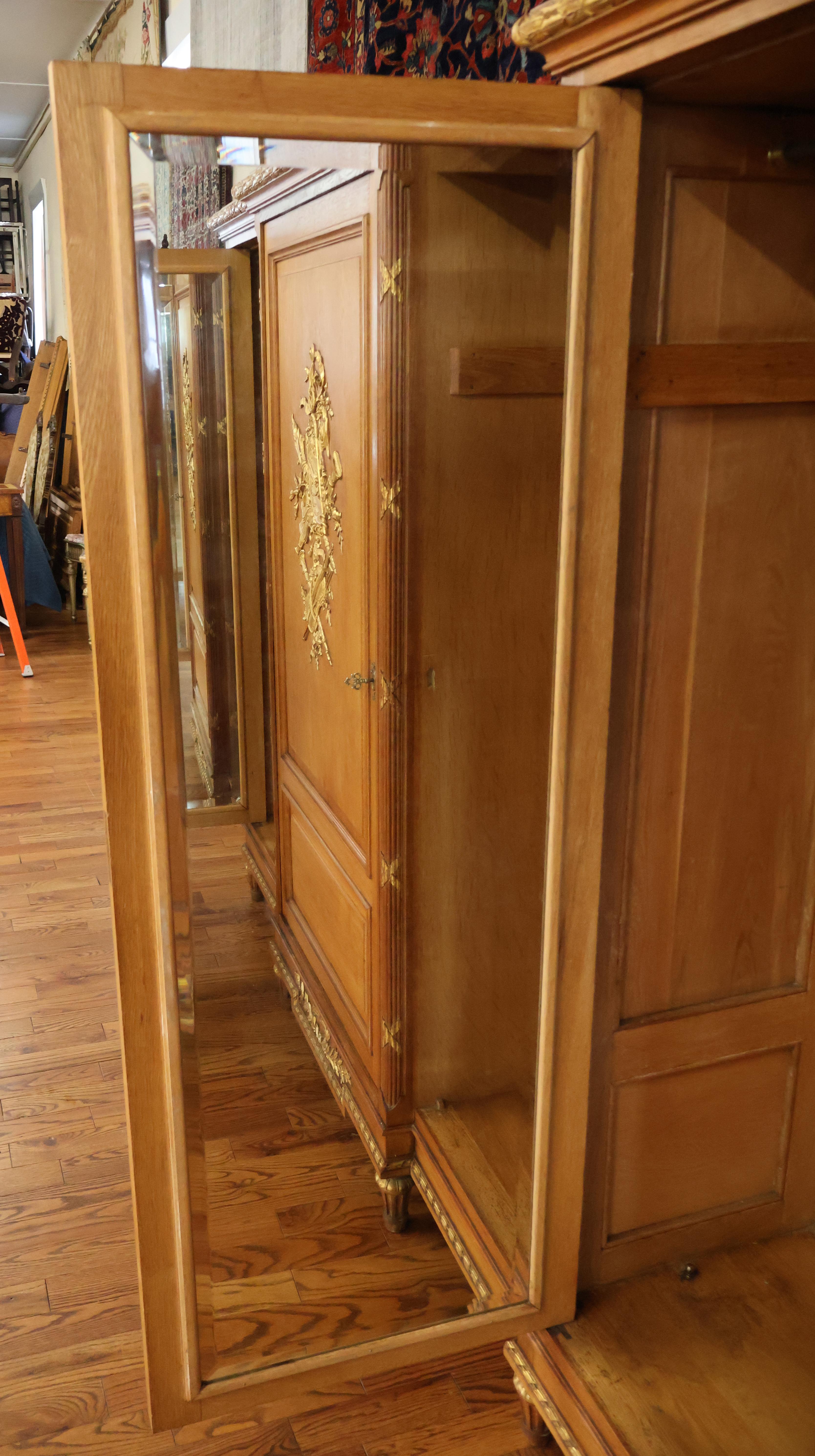 Early 20th Century Country French Louis XVI Style Oak Armoire For Sale 16