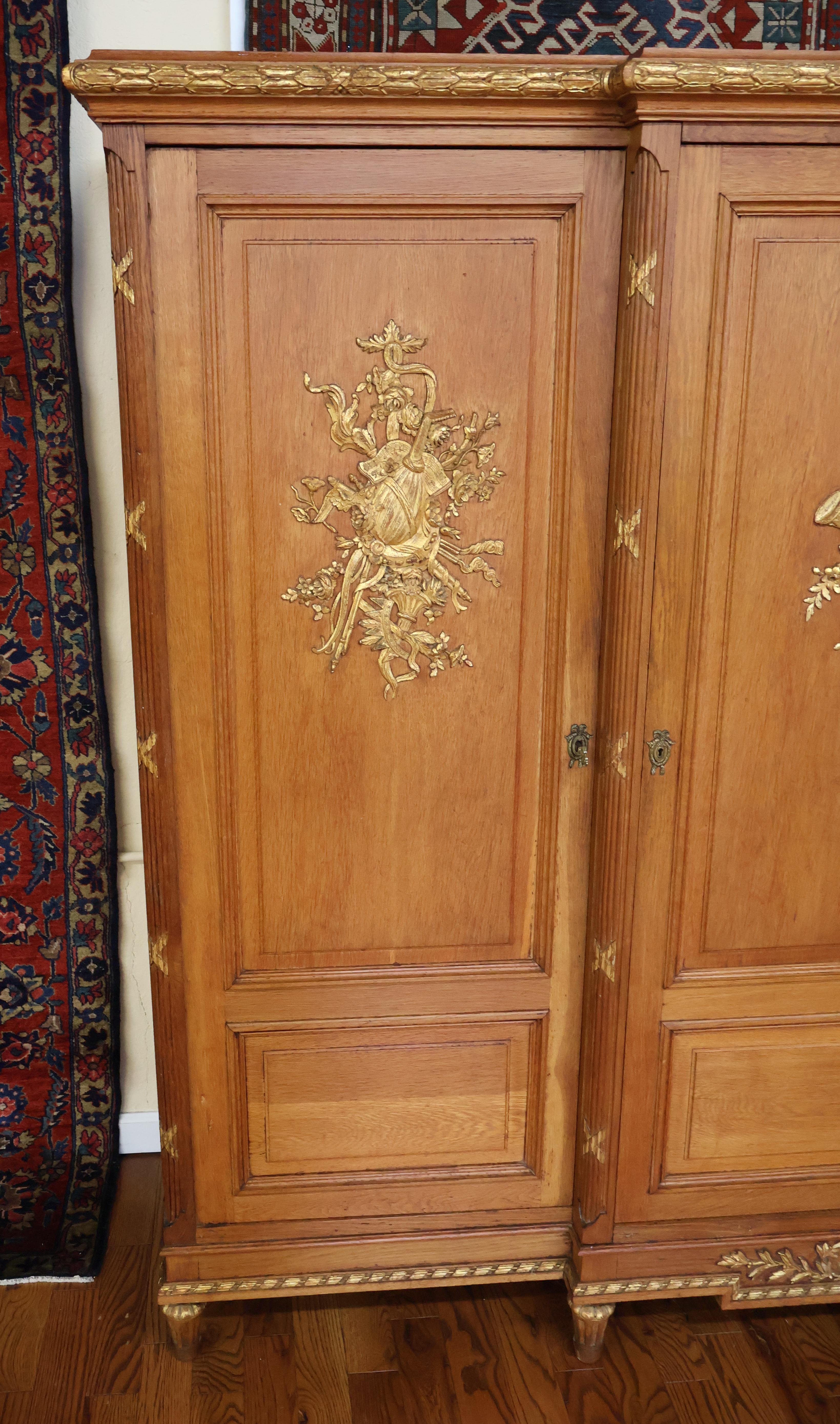 Early 20th Century Country French Louis XVI Style Oak Armoire For Sale 2