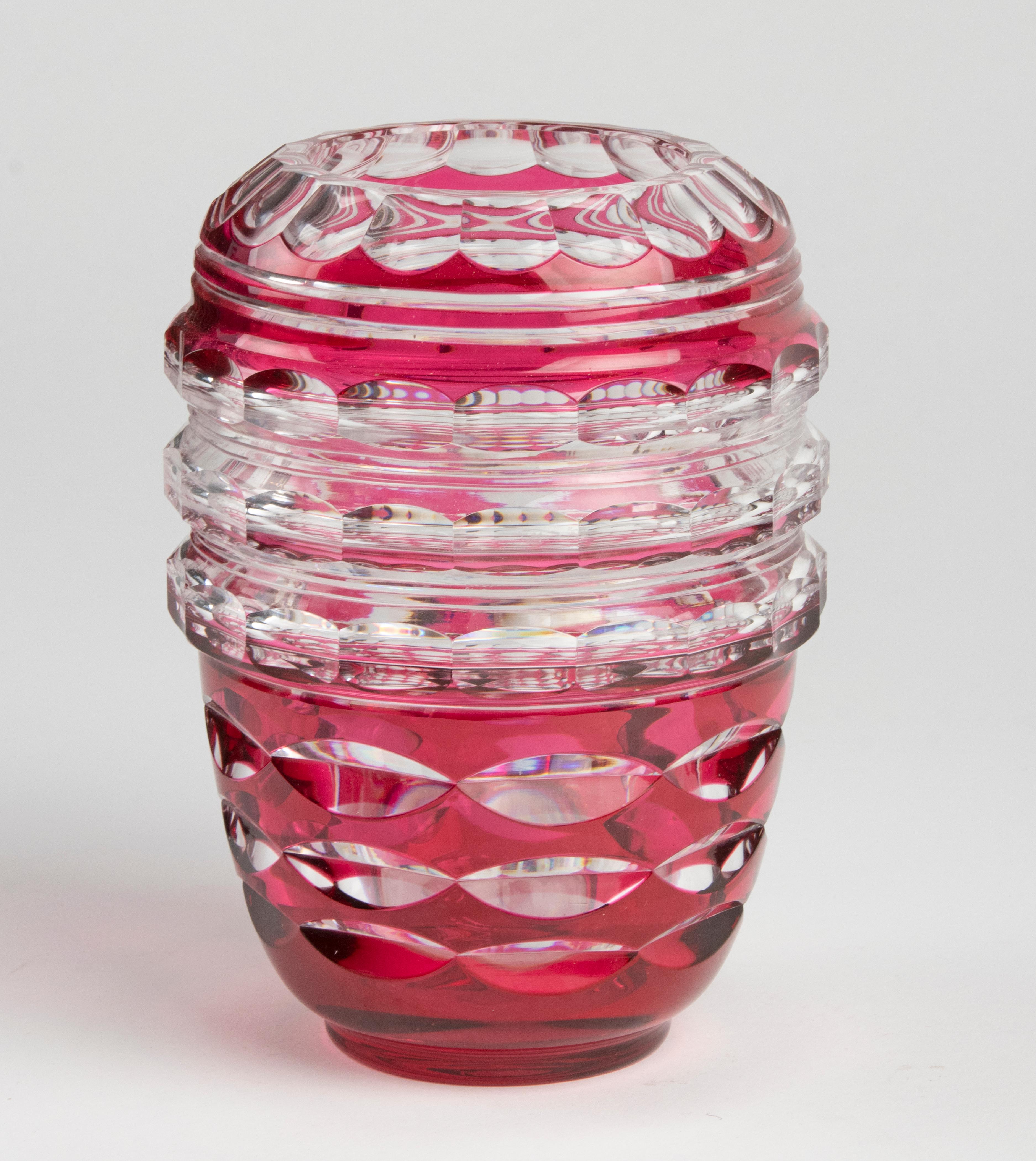 Hand-Crafted Early 20th Century Crystal Art Deco vase made by Val Saint Lambert For Sale