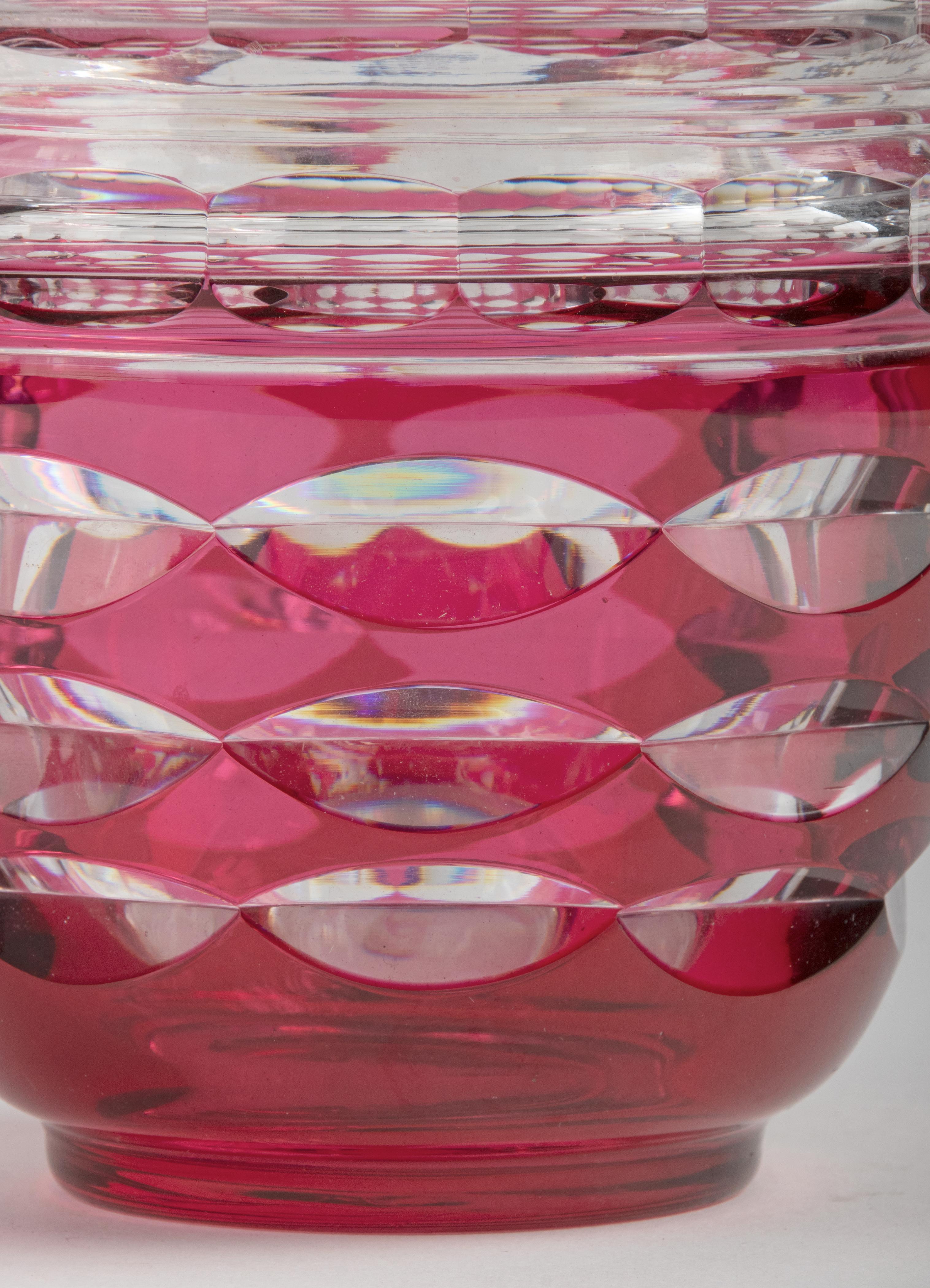 Fait main Vase Art Déco en cristal du début du XXe siècle fabriqué par Val Saint Lambert en vente