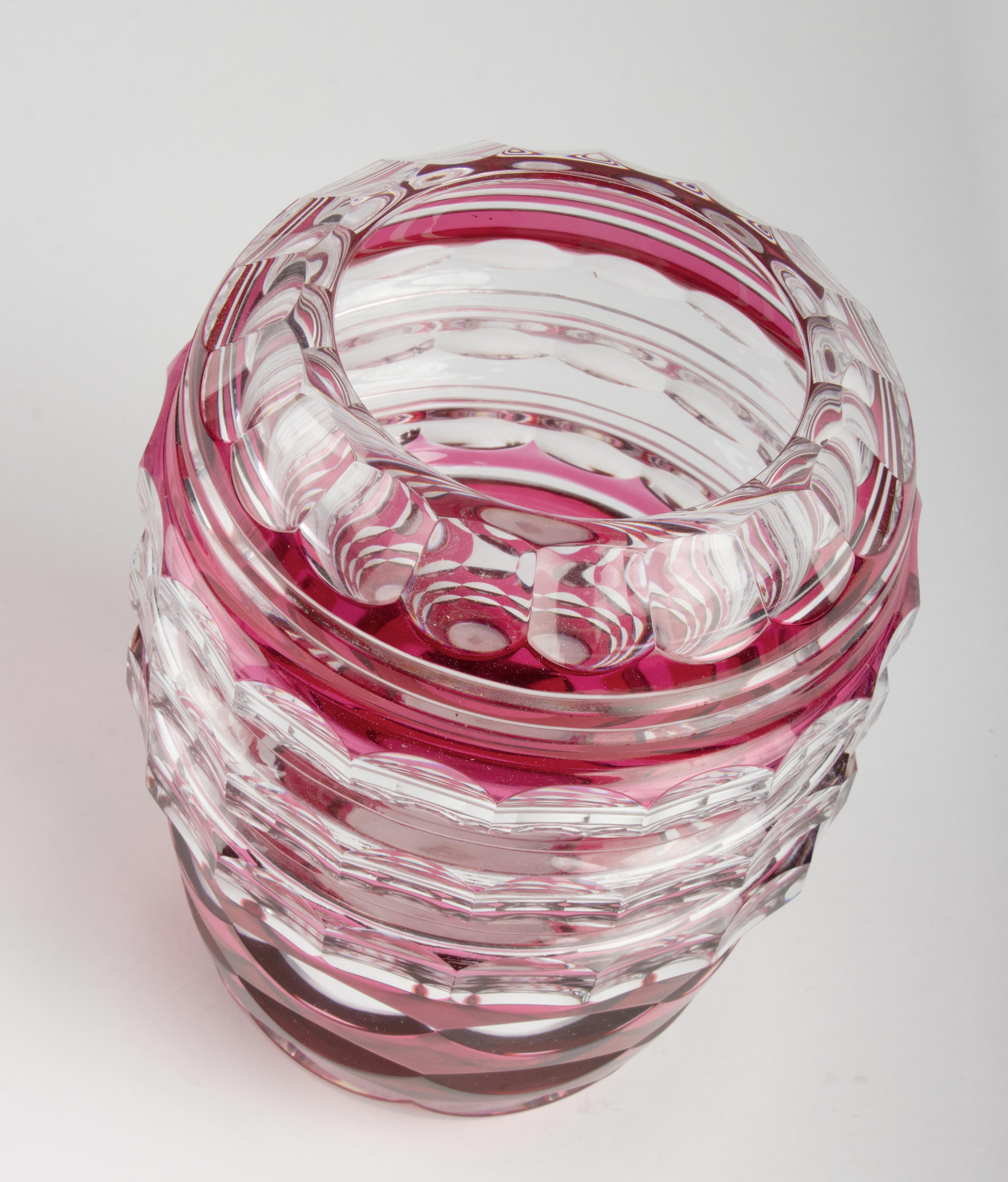 Vase Art Déco en cristal du début du XXe siècle fabriqué par Val Saint Lambert Bon état - En vente à Casteren, Noord-Brabant