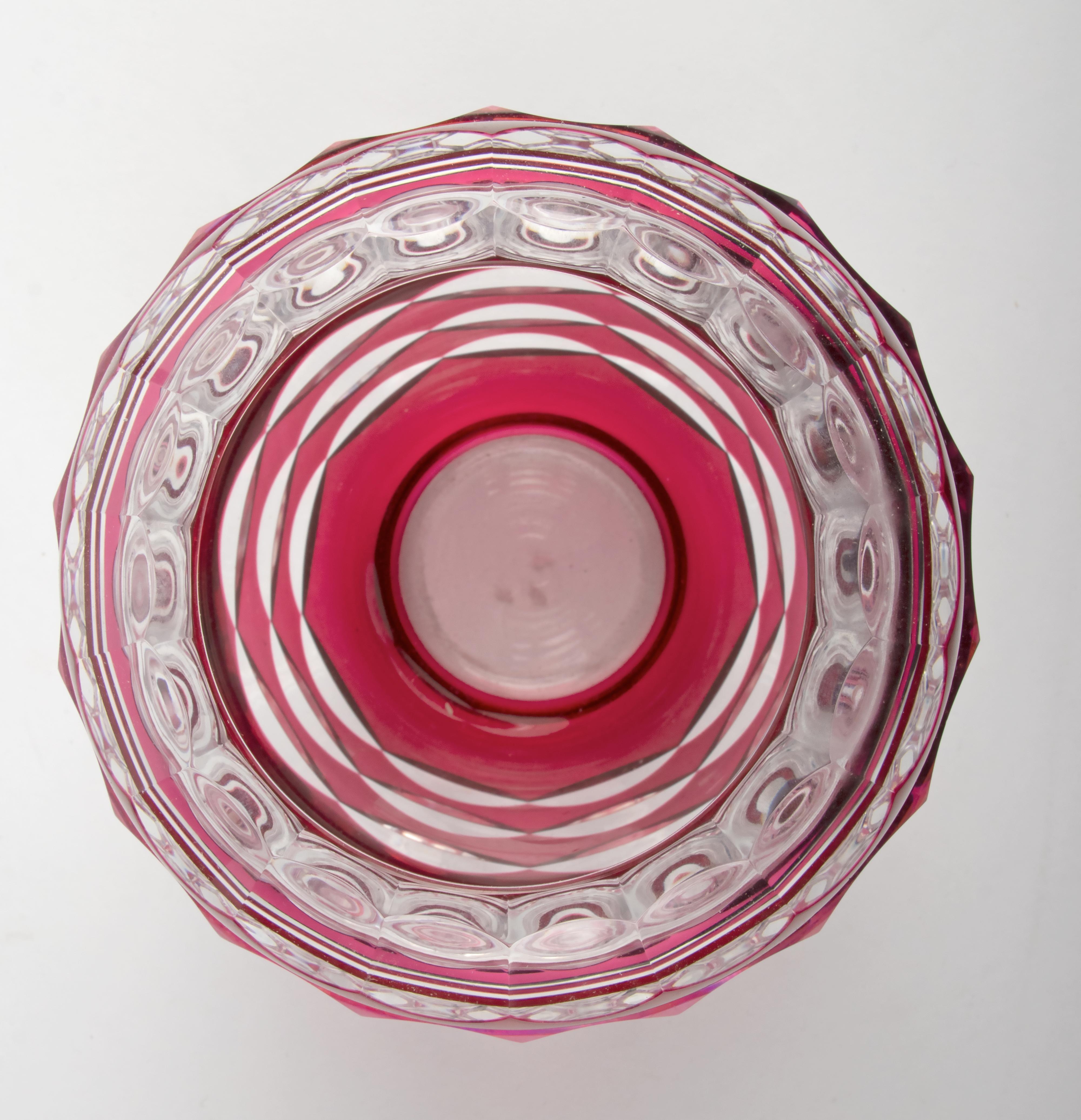 Cristal Vase Art Déco en cristal du début du XXe siècle fabriqué par Val Saint Lambert en vente
