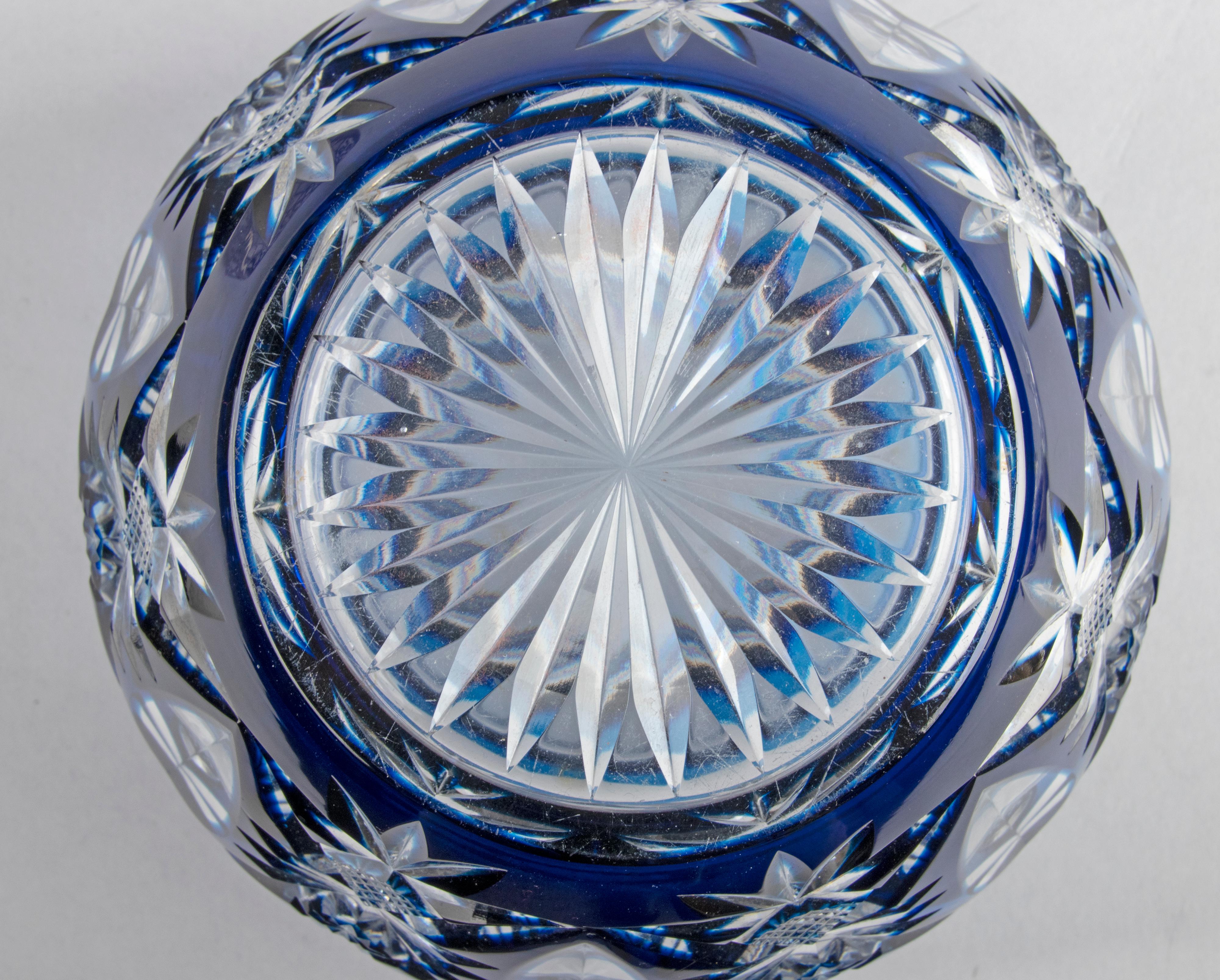 Vase à fleurs en cristal du début du XXe siècle fabriqué par Val Saint Lambert en vente 6