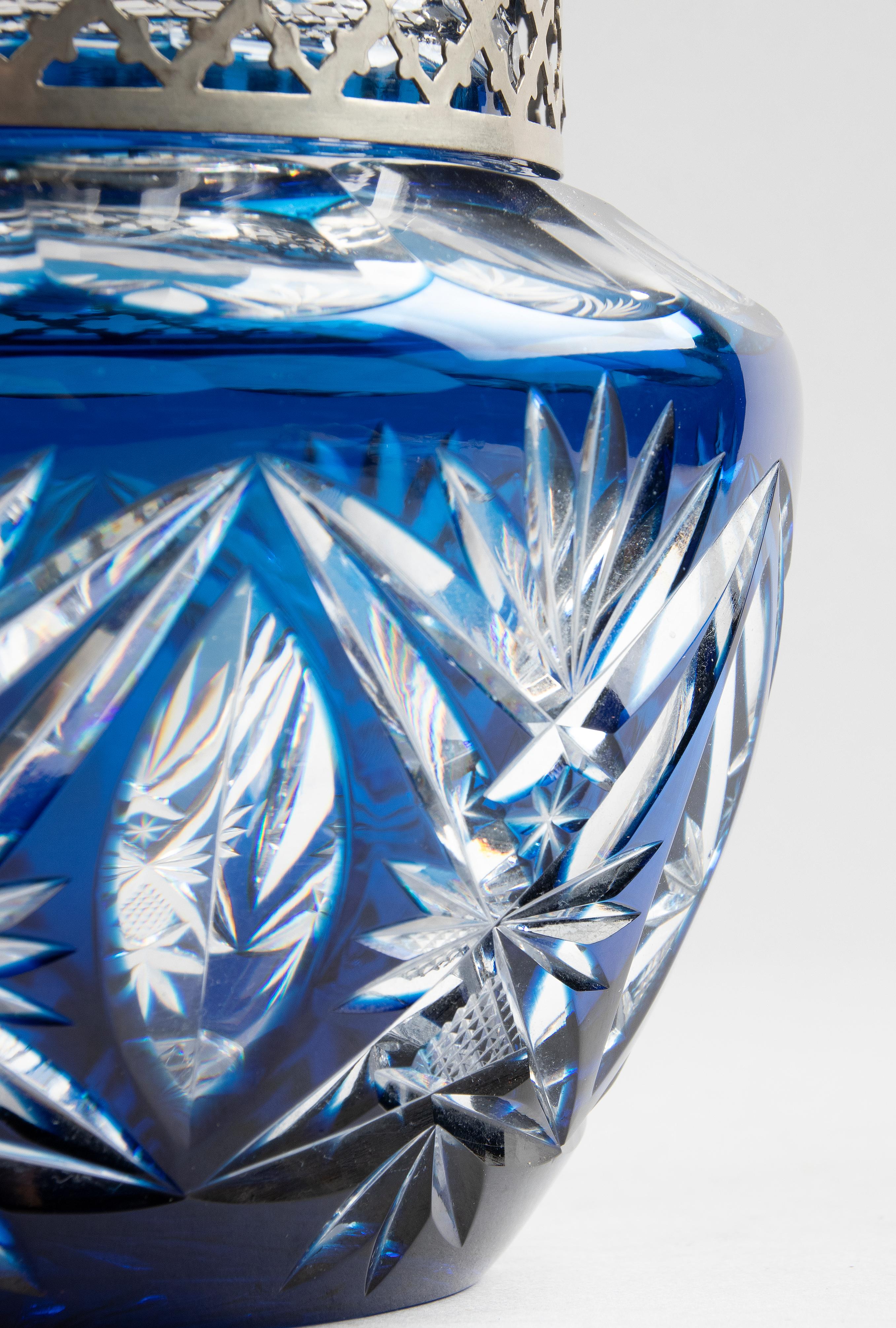 Vase à fleurs en cristal du début du XXe siècle fabriqué par Val Saint Lambert en vente 9