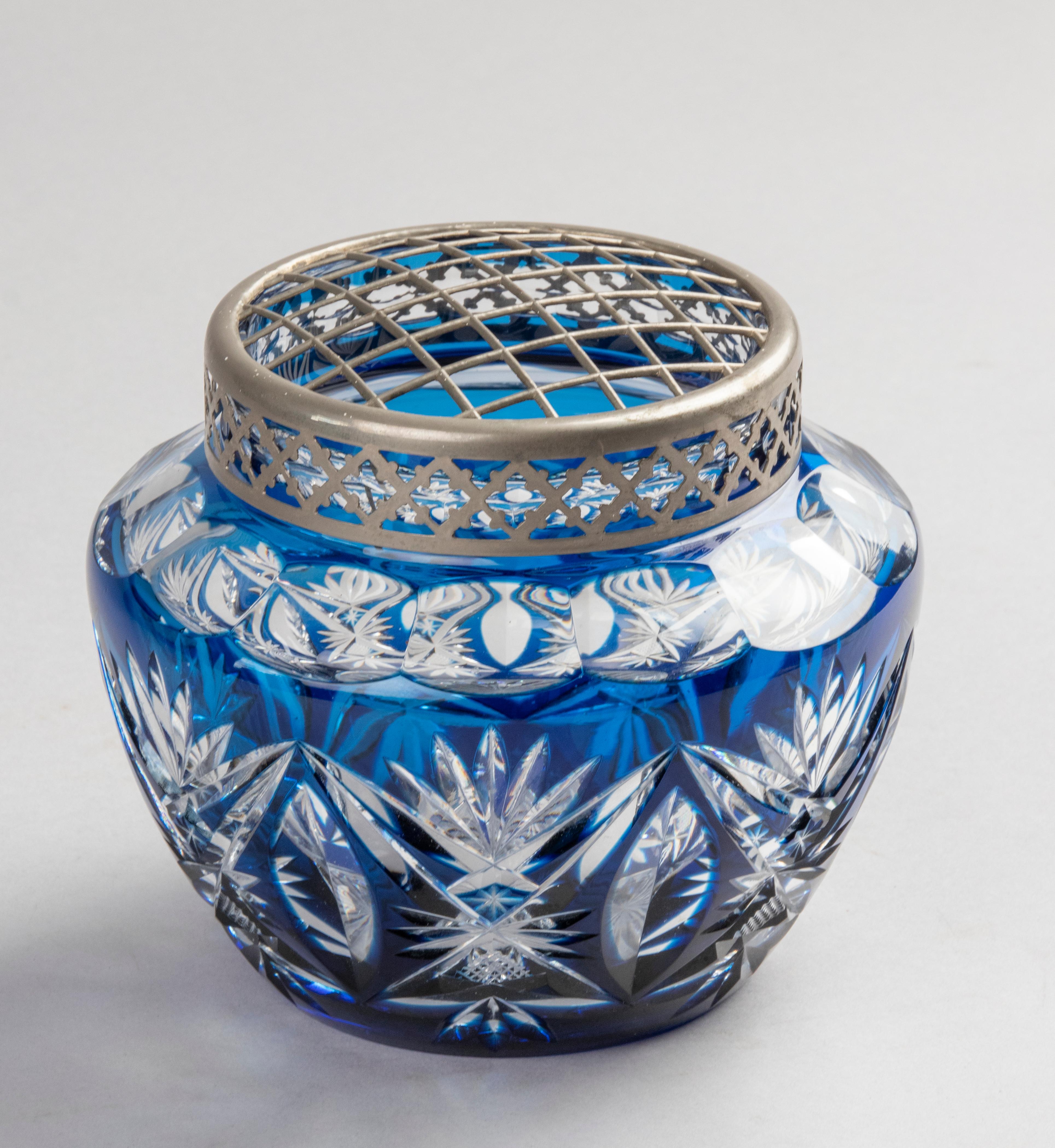 Hand-Crafted Early 20th Century Crystal Pick Fleur Vase Made by Val Saint Lambert For Sale
