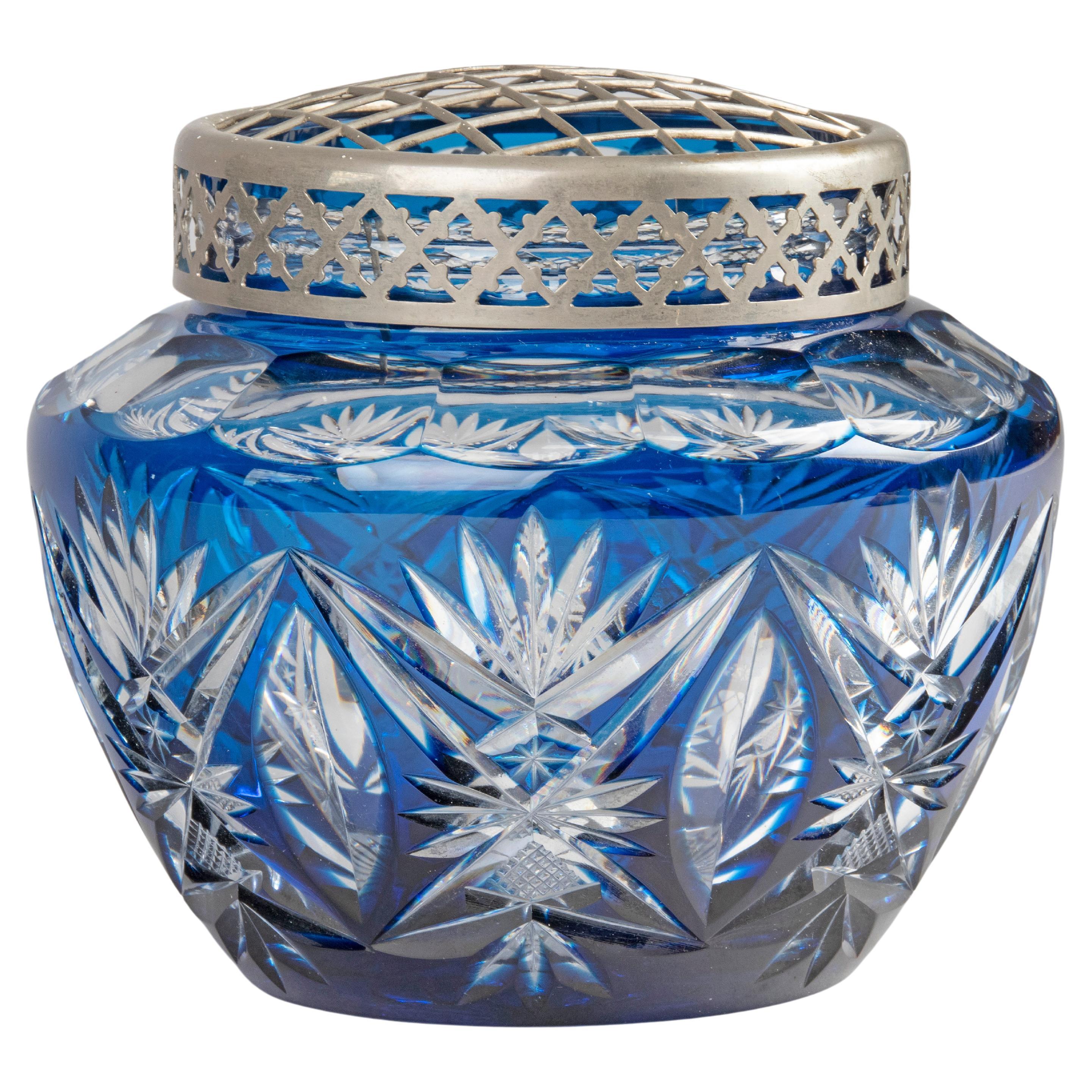 Vase à fleurs en cristal du début du XXe siècle fabriqué par Val Saint Lambert