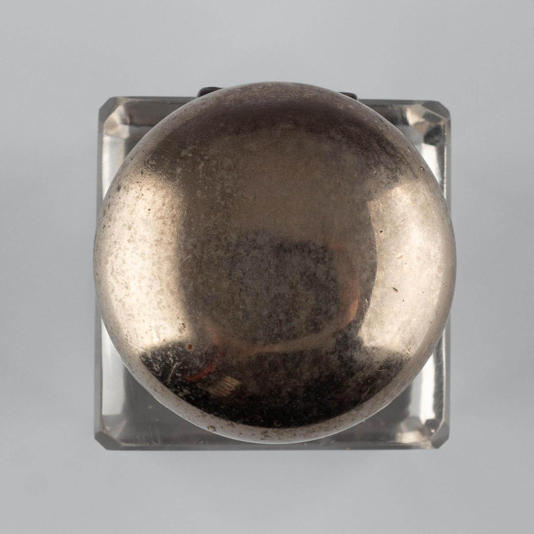 Tintero de cristal tallado de principios del siglo XX con tapón de rosca plateado en venta 4