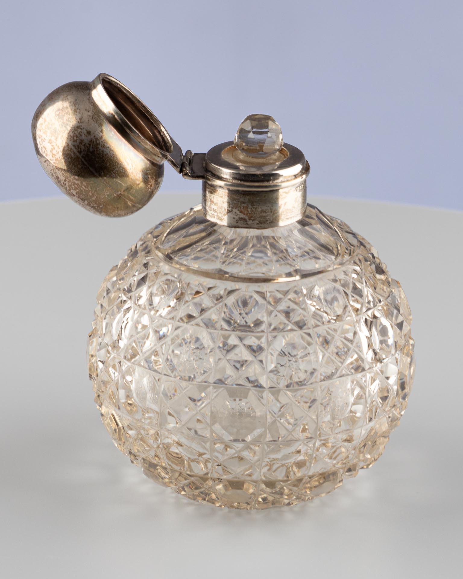Argent Encrier en verre taillé du début du XXe siècle avec montures en argent, Birmingham, 1905 en vente