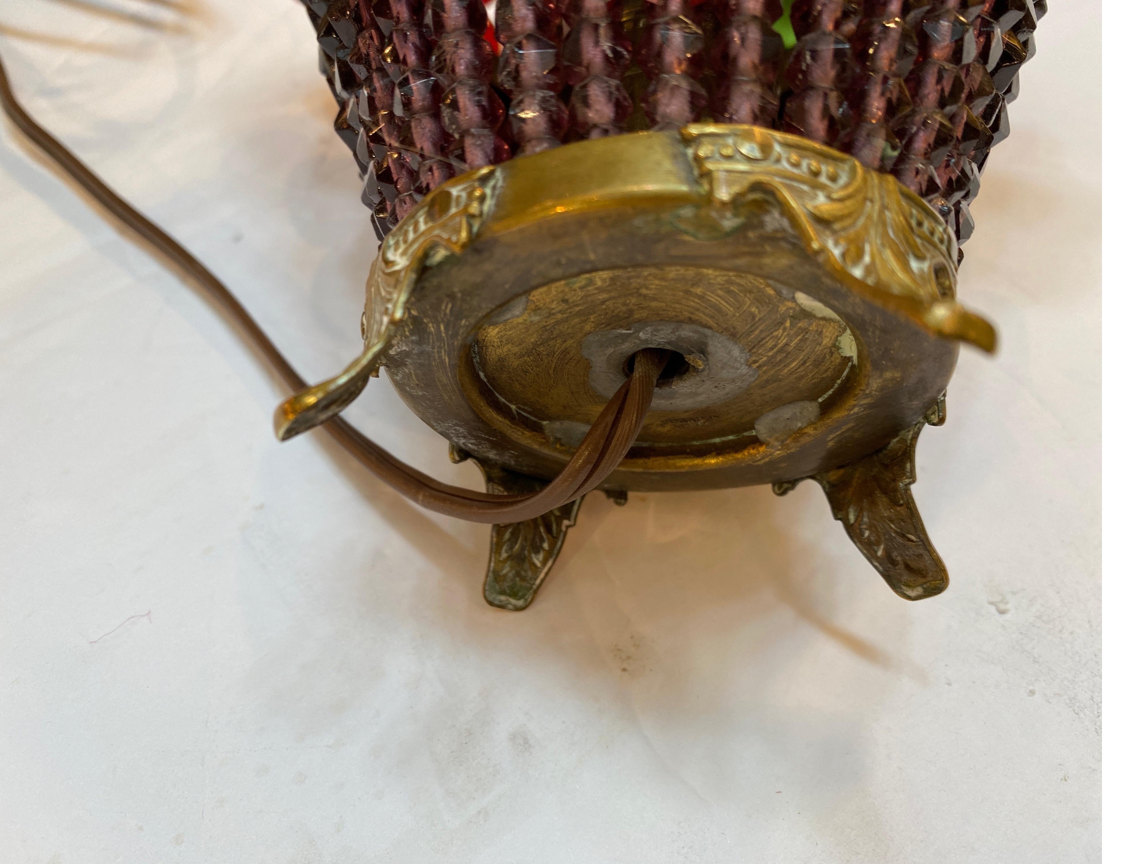Lampe en forme de panier à fruits en verre tchèque perlé du début du 20e siècle en vente 2