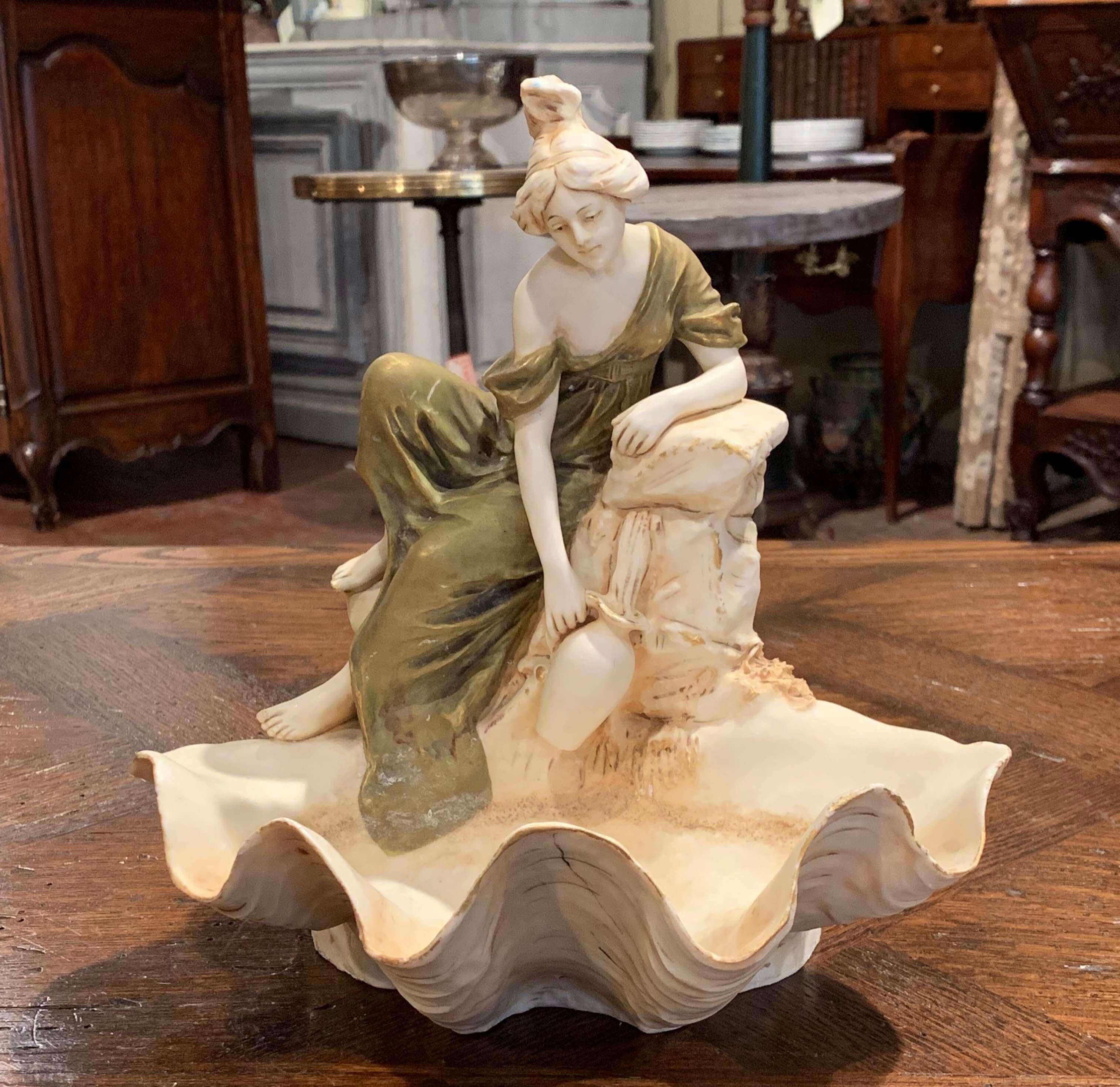 Escultura de mujer de porcelana tallada checa Royal Dux de principios del siglo XX Patinado en venta