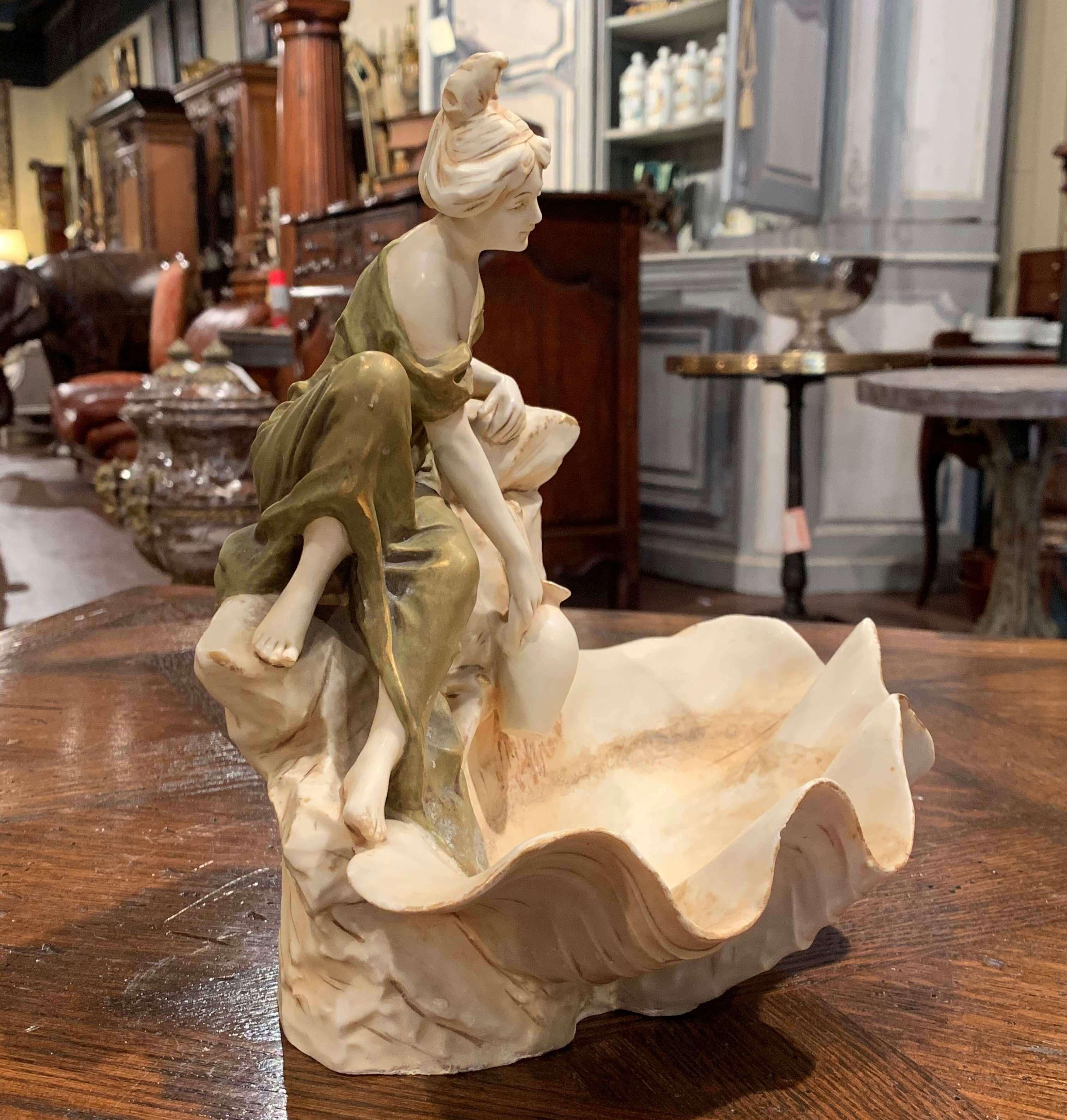 Escultura de mujer de porcelana tallada checa Royal Dux de principios del siglo XX Porcelana en venta