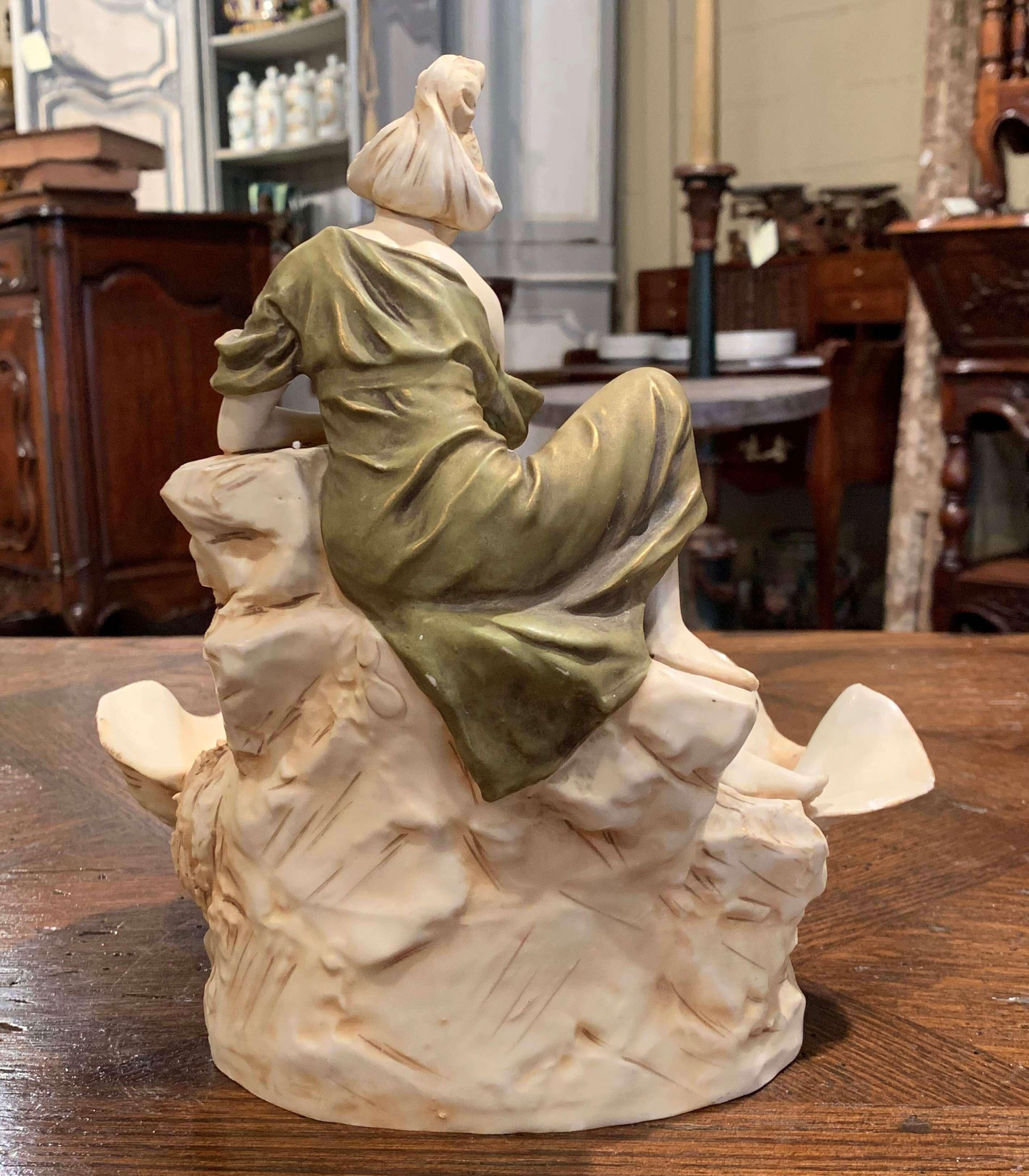 Escultura de mujer de porcelana tallada checa Royal Dux de principios del siglo XX en venta 1