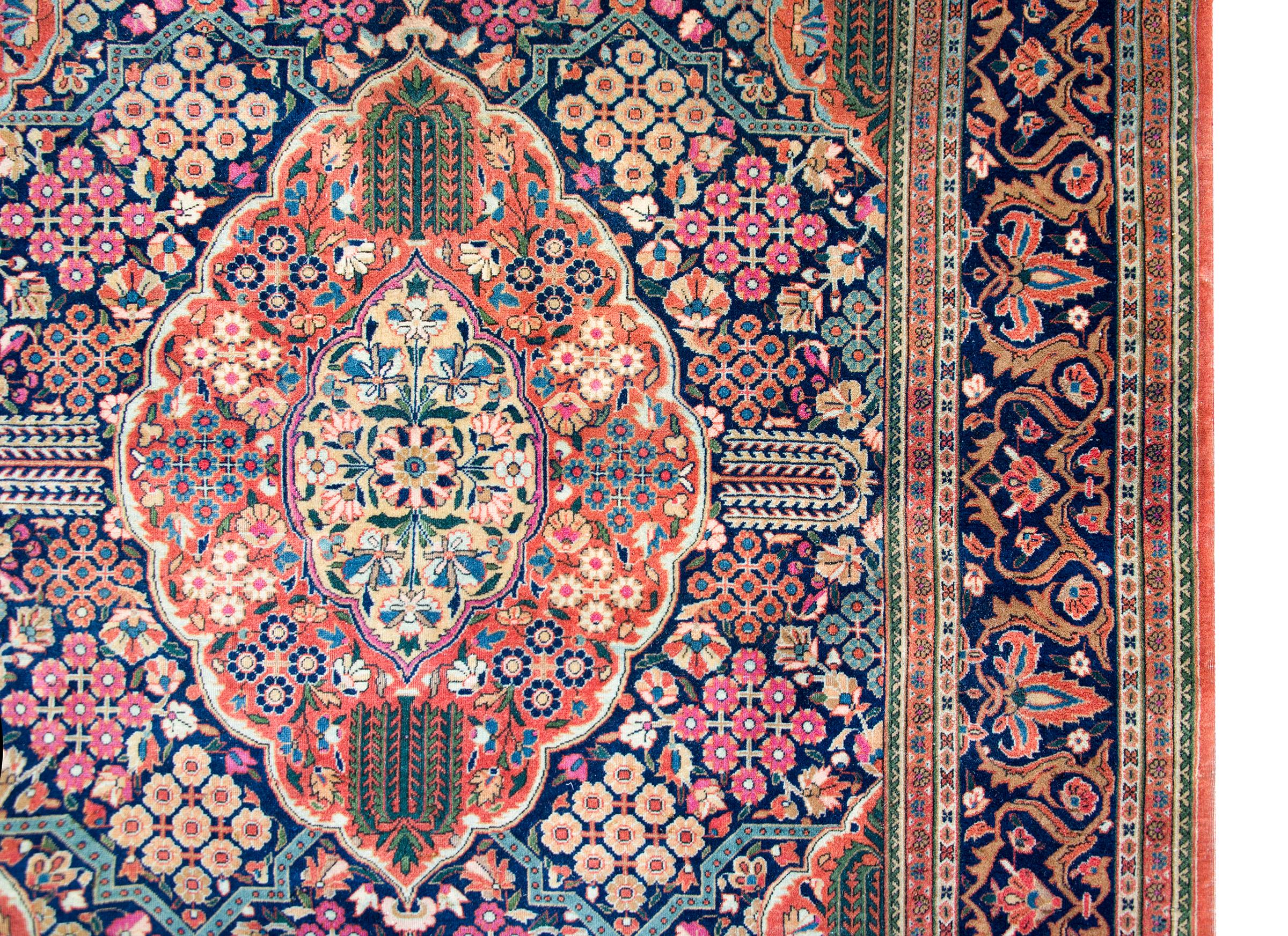 Early 20th Century Dabir Kashan Rug In Good Condition For Sale In Chicago, IL