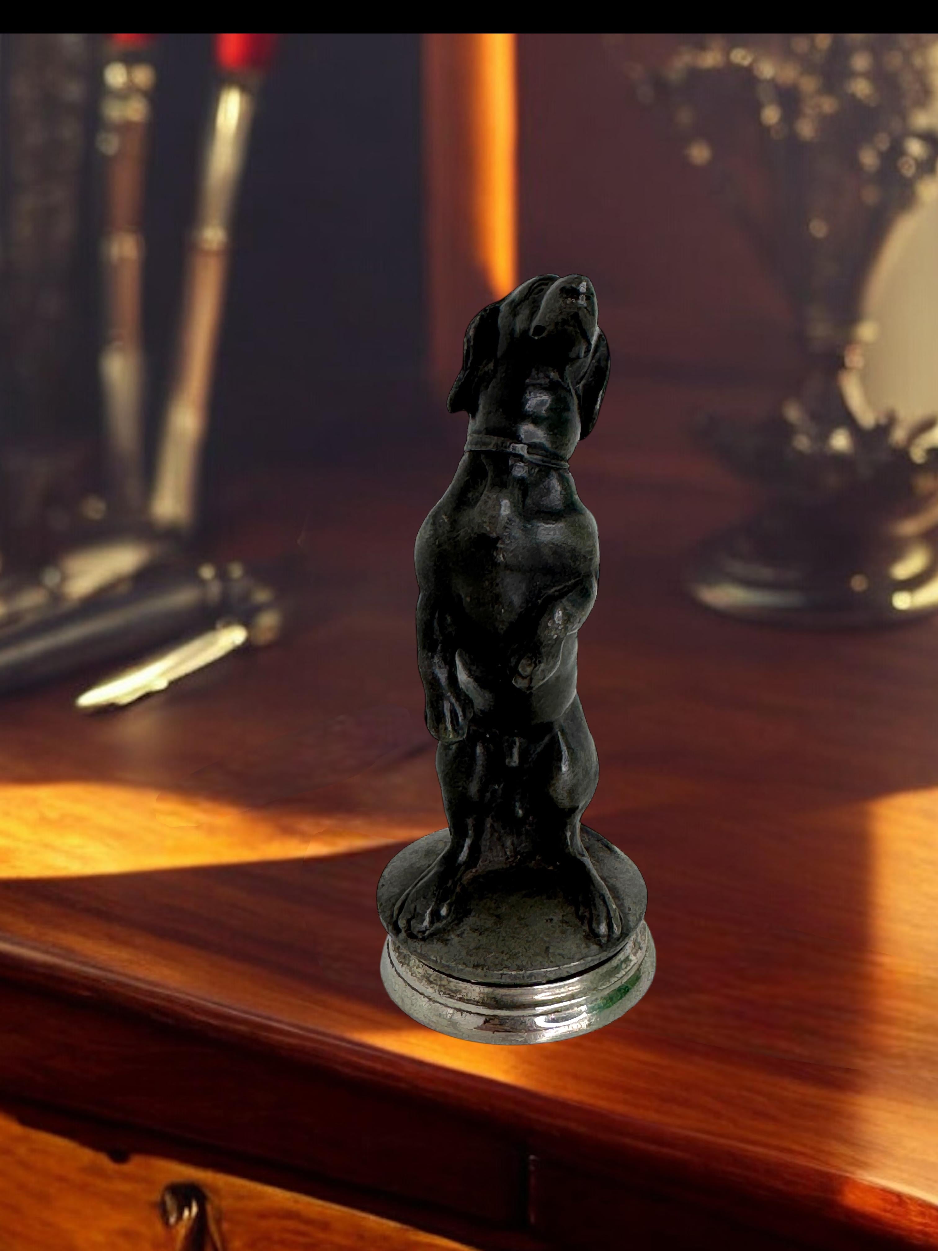 Antique Early 1910s Metal Dachshund Figurine – Vienna Estate Find
This charming classic metal figurine dates back to the early 1910s and features a dachshund in an upright stance — full of character and vintage charm. Discovered at an estate sale in
