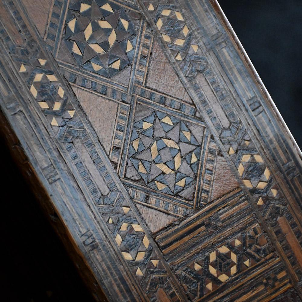 Early 20th century Damascus Inlayed Tall Table In Distressed Condition For Sale In London, GB