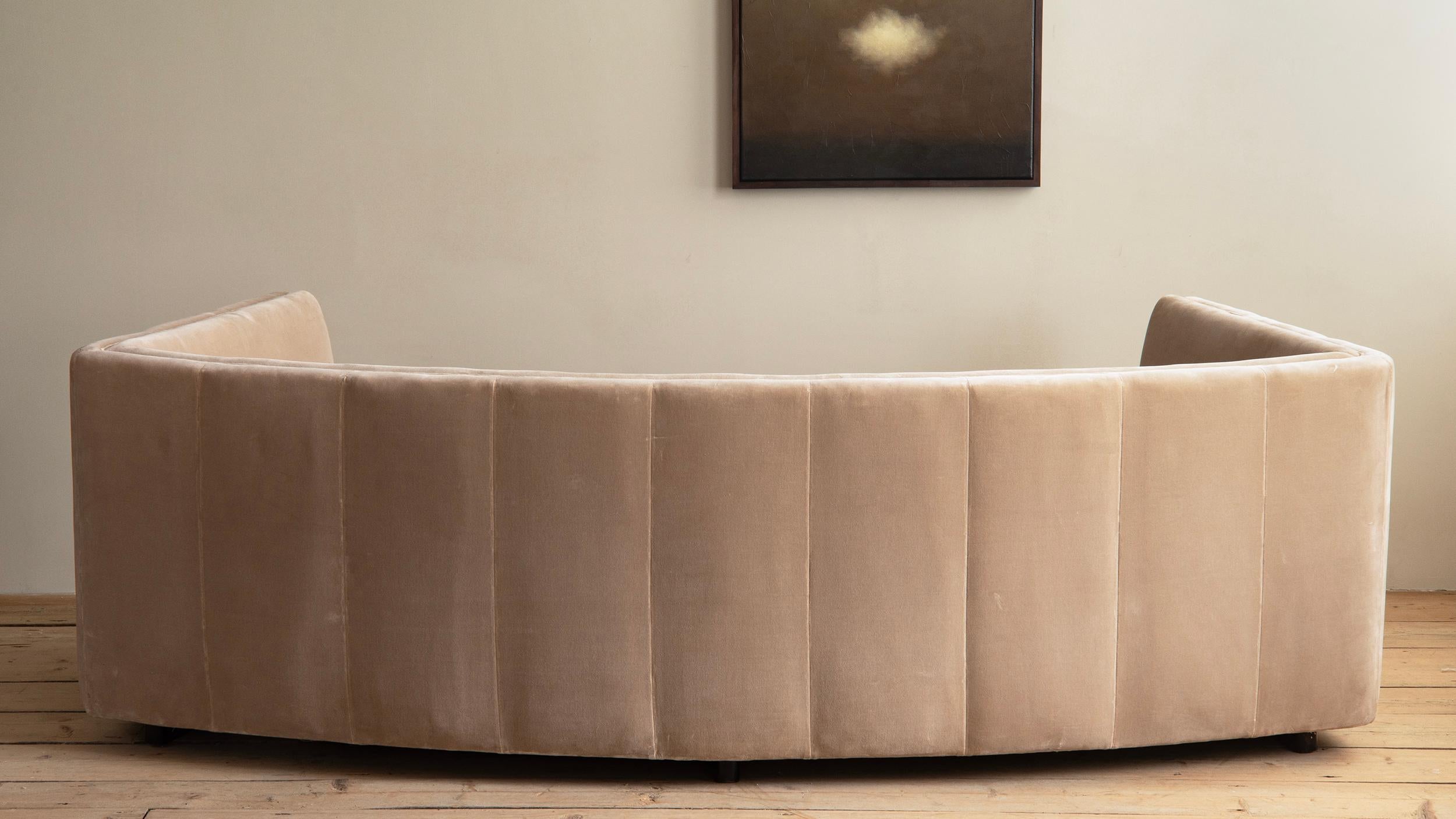 20ième siècle Early 20th Century Danish Curved Sofa en vente