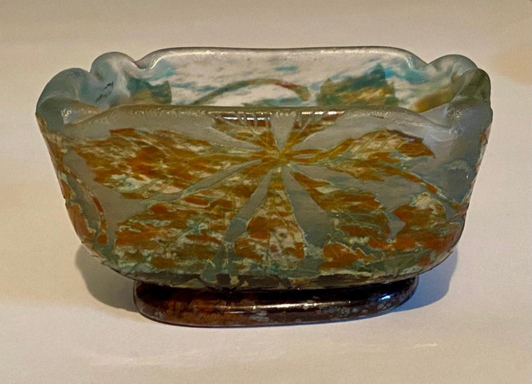 Edwardian Early 20th Century Daum of Nancy Cameo Glass Bowl For Sale