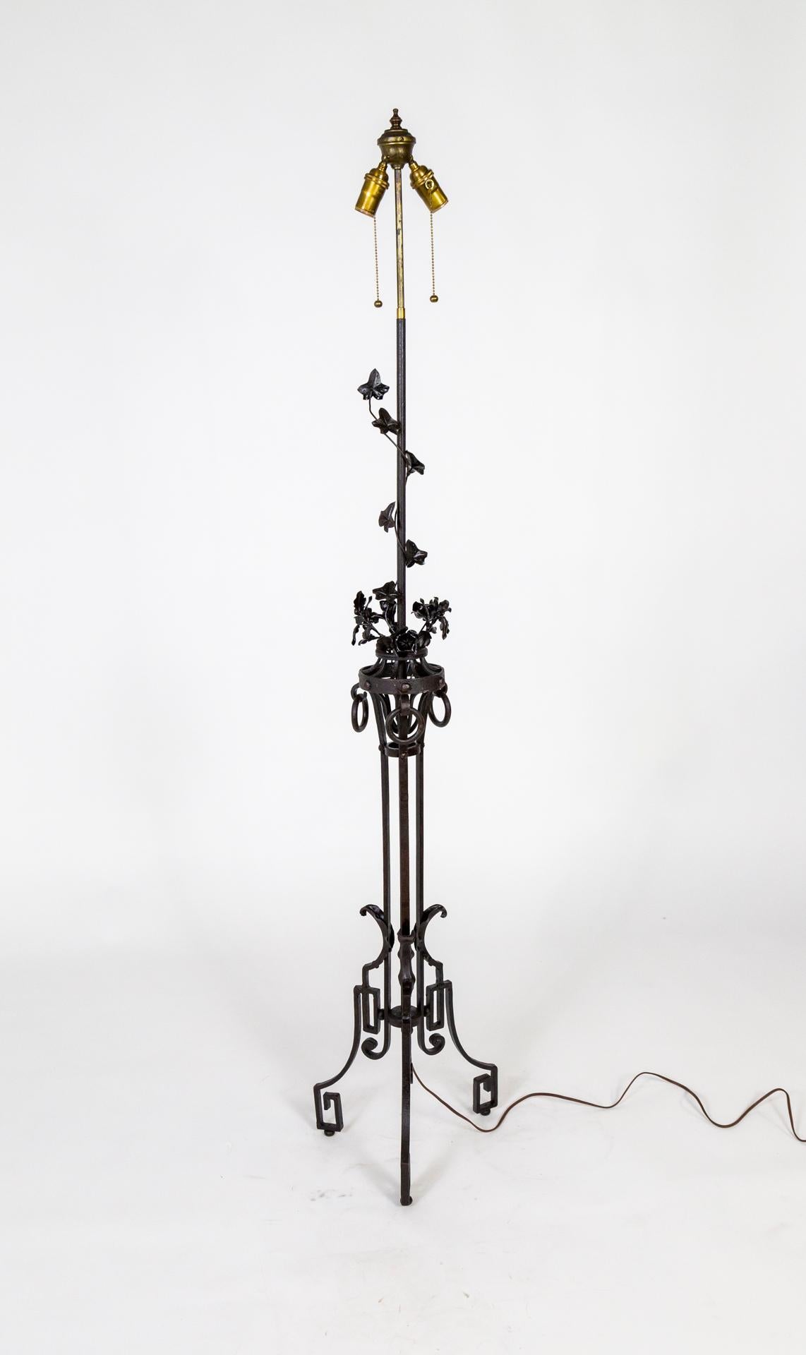 Early 20th Cent. Black Wrought Iron Ivy Art Deco Floor Lamp For Sale 1