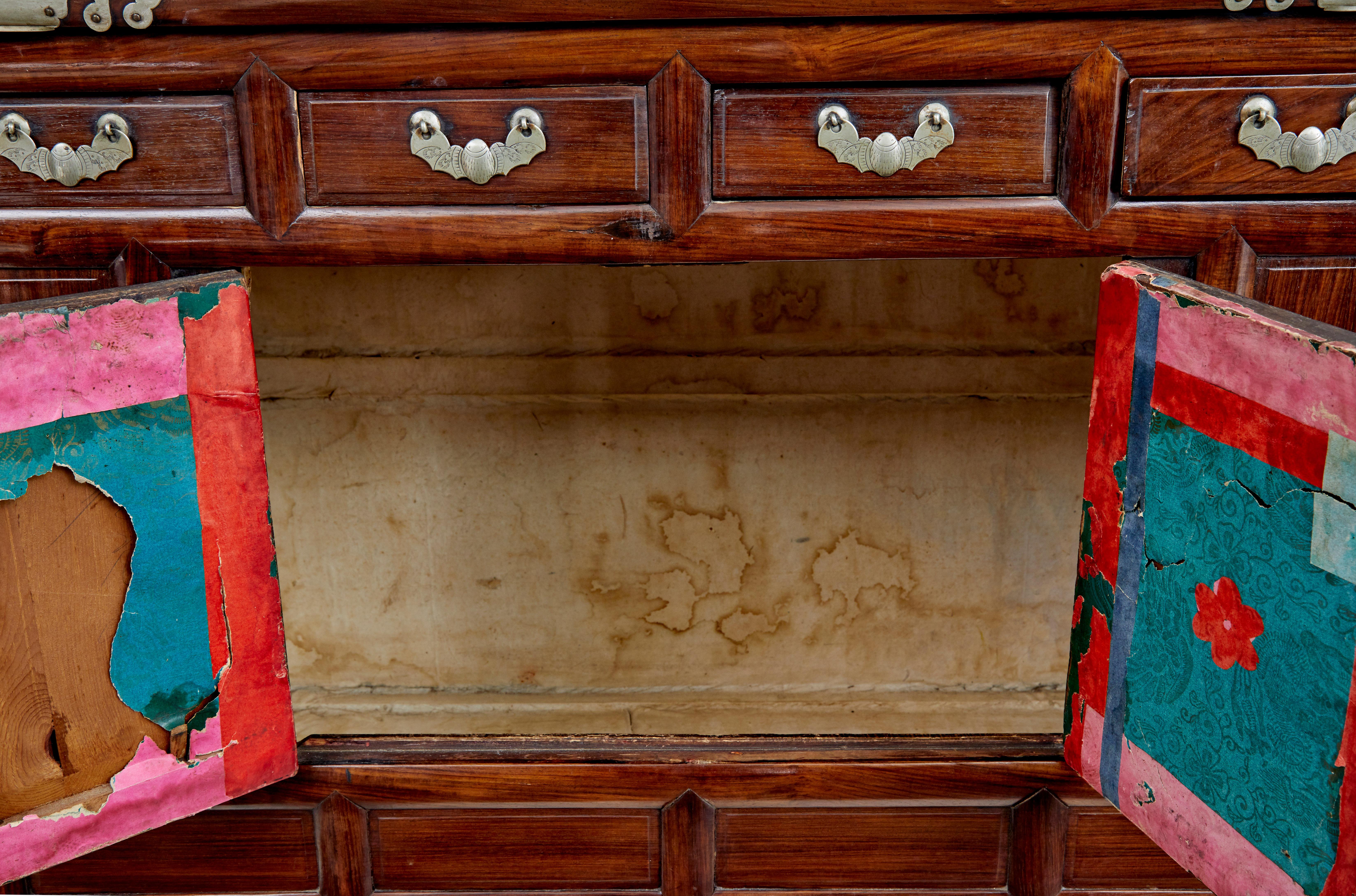 20th Century Early 20th century decorative Korean cabinet For Sale