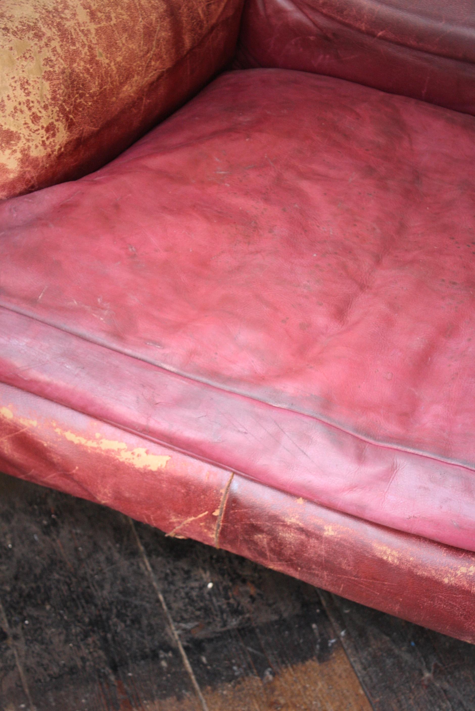 Early 20th Century Deep Seated Howard & Son Style Red Leather Armchair 1
