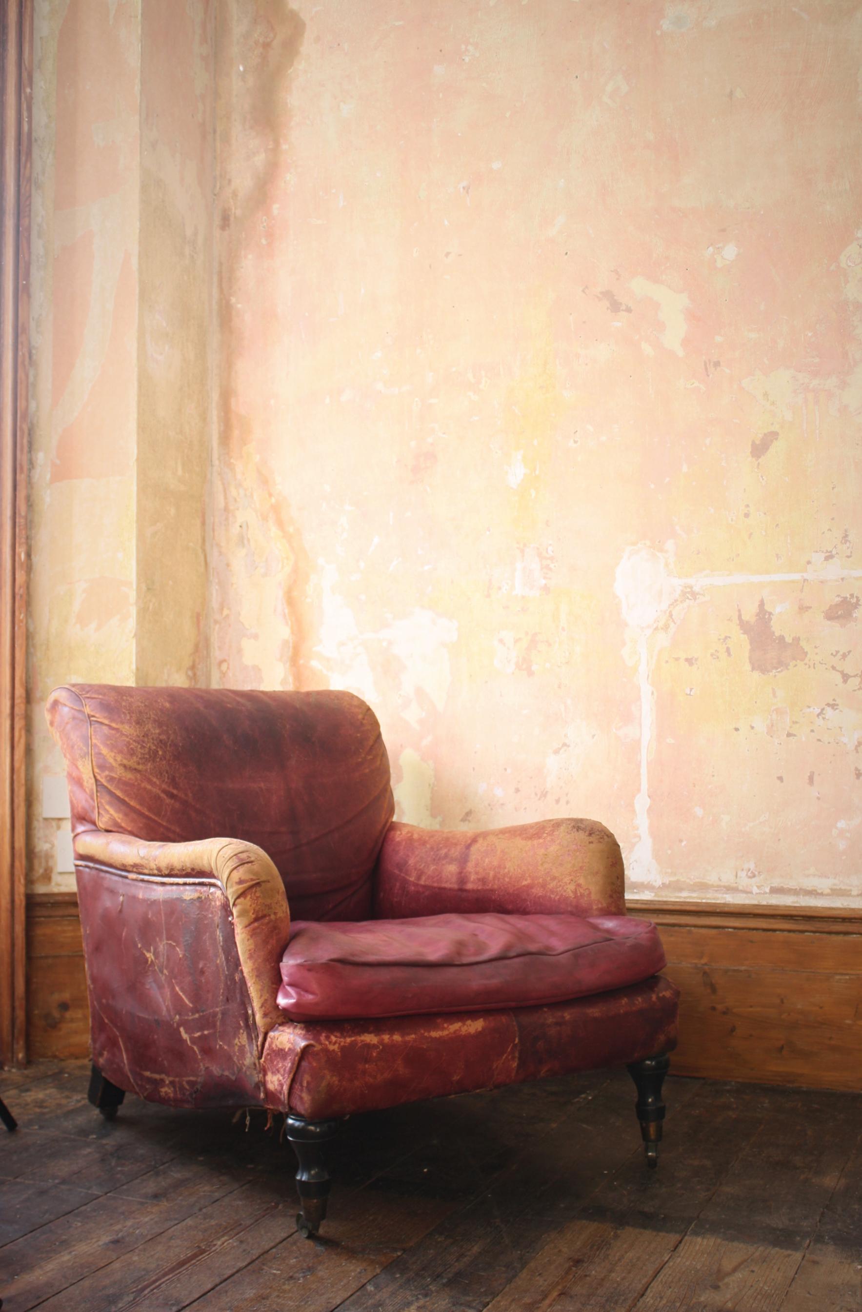 Early 20th Century Deep Seated Howard & Son Style Red Leather Armchair 3