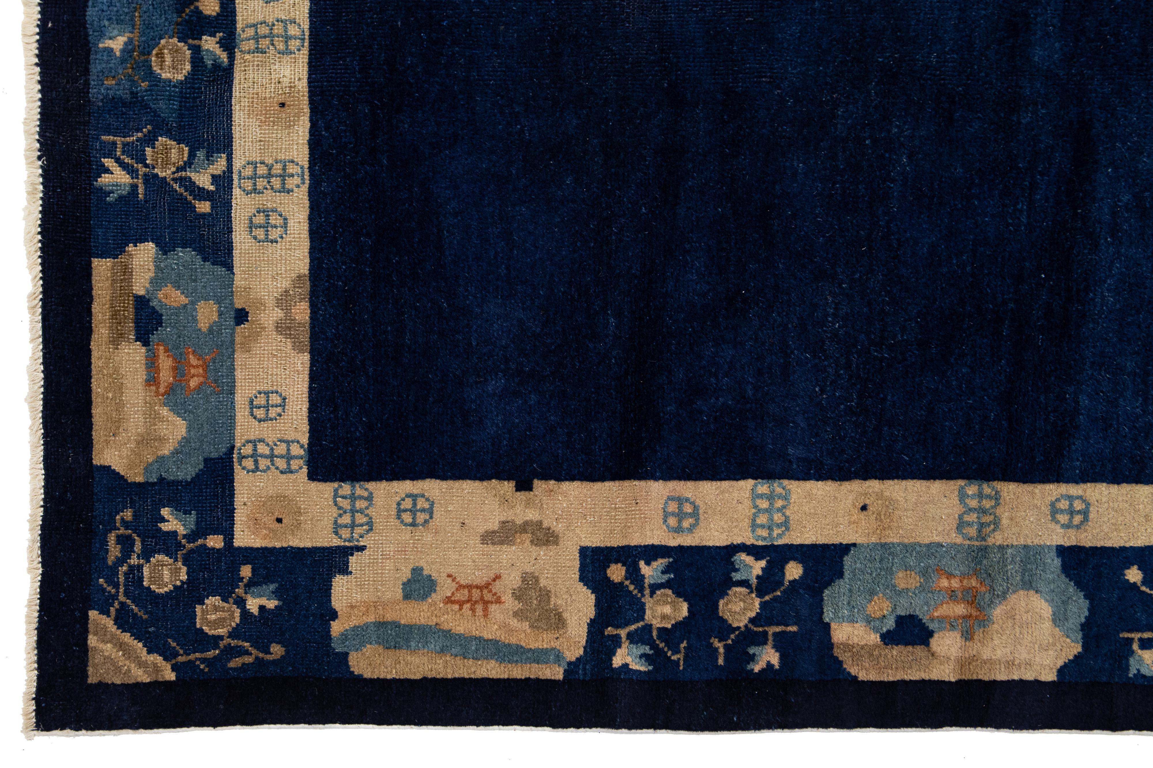 XX secolo Tappeto antico in lana cinese di Pechino dei primi del Novecento, di design, blu navy in vendita