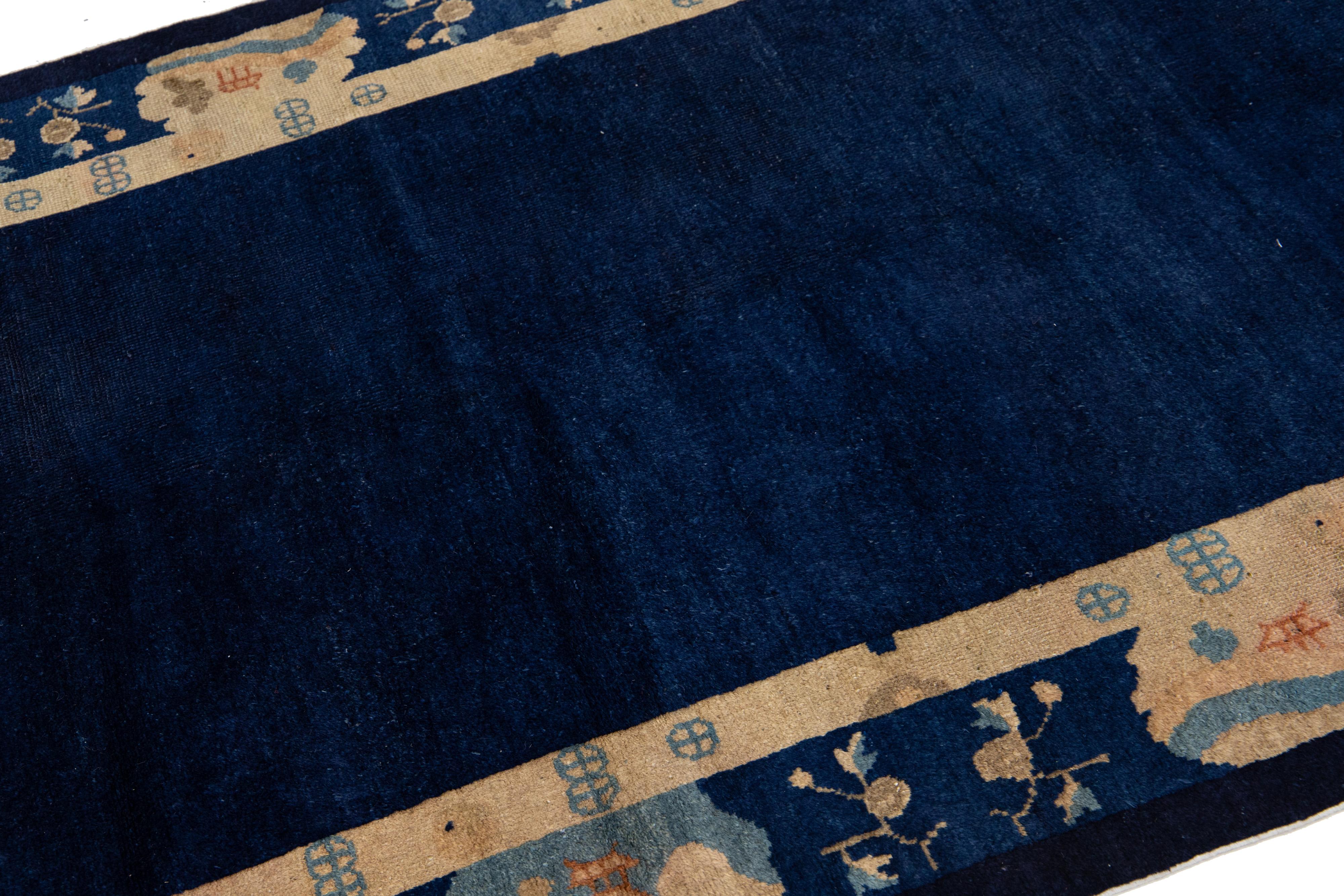 Lana Tappeto antico in lana cinese di Pechino dei primi del Novecento, di design, blu navy in vendita