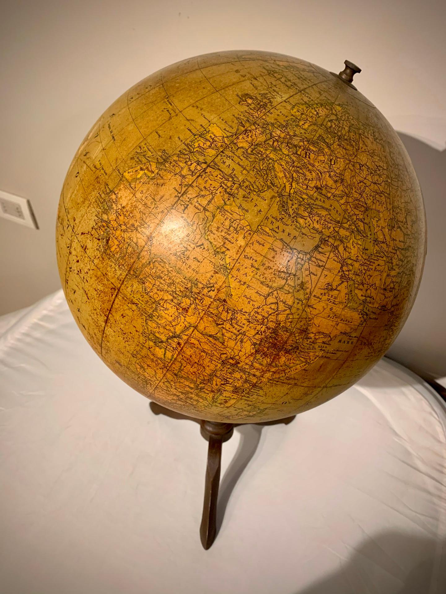 Early 20th Century Desk Globe In Good Condition For Sale In Firenze, FI