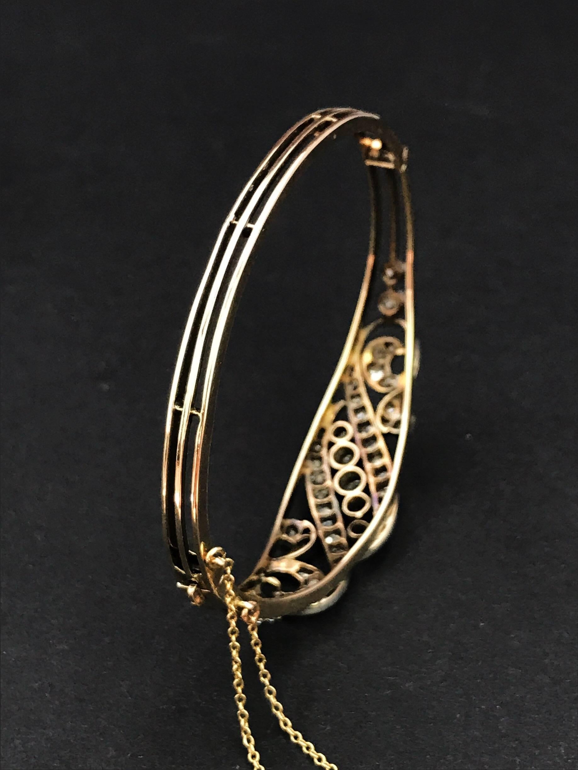 Women's or Men's Gold Early 20th Century Diamond Hinged Bangle Bracelet  For Sale