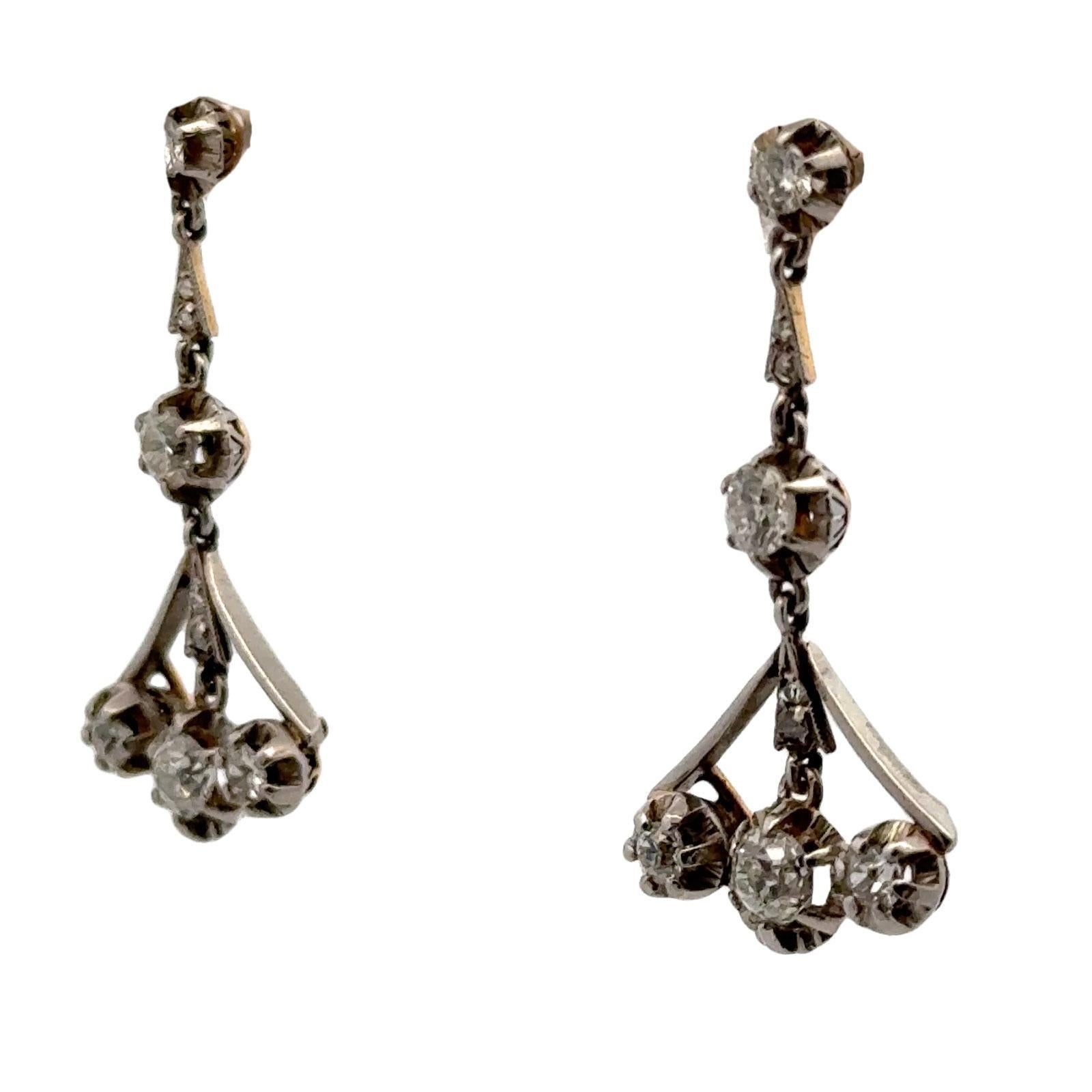 Début du 20e siècle Boucles d'oreilles pendantes en or jaune et platine avec diamants Excellent état - En vente à Boca Raton, FL