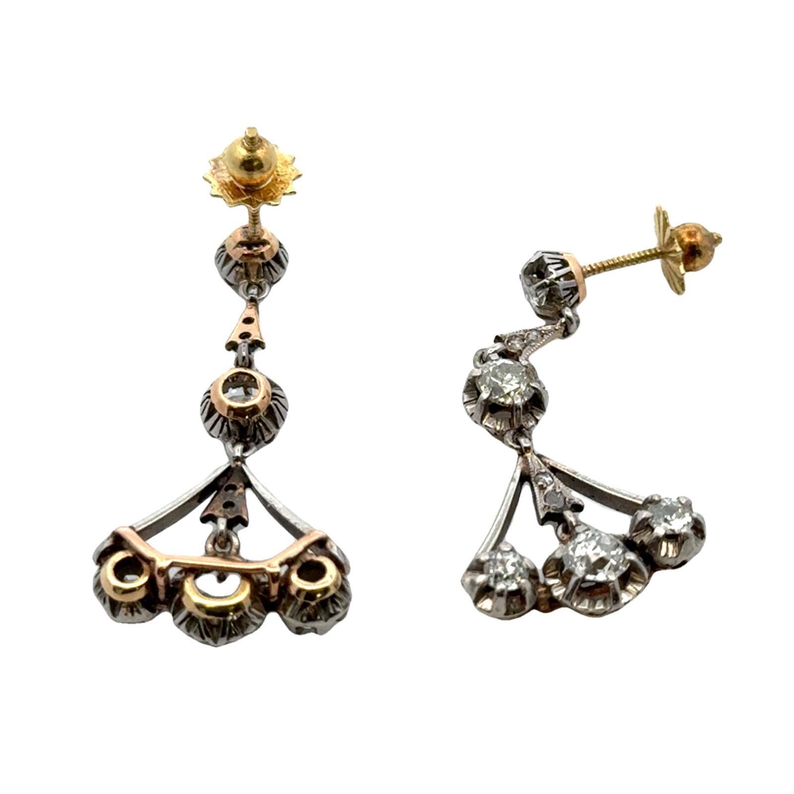 Début du 20e siècle Boucles d'oreilles pendantes en or jaune et platine avec diamants Pour femmes en vente