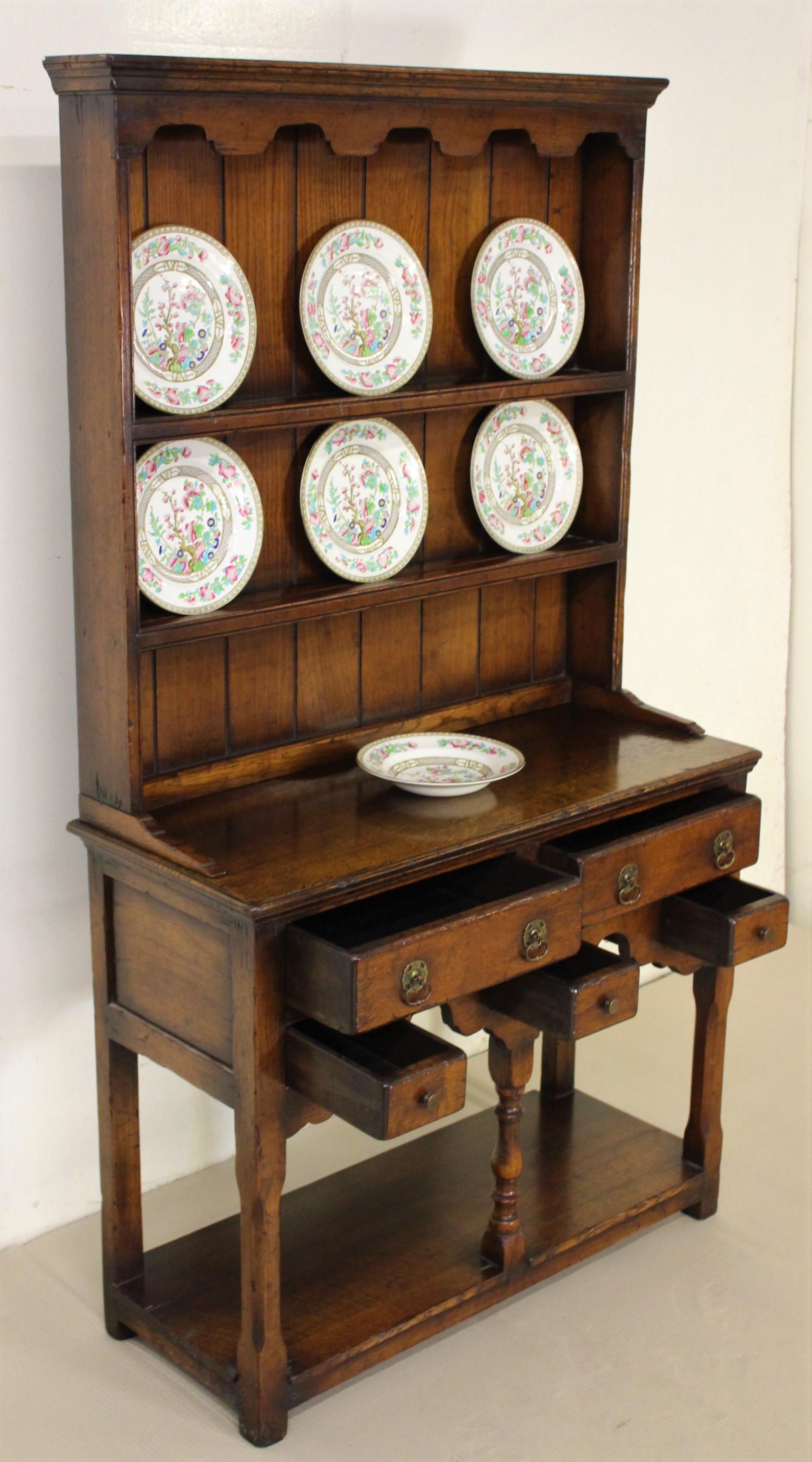 Early 20th Century Diminutive English Oak Dresser For Sale 7