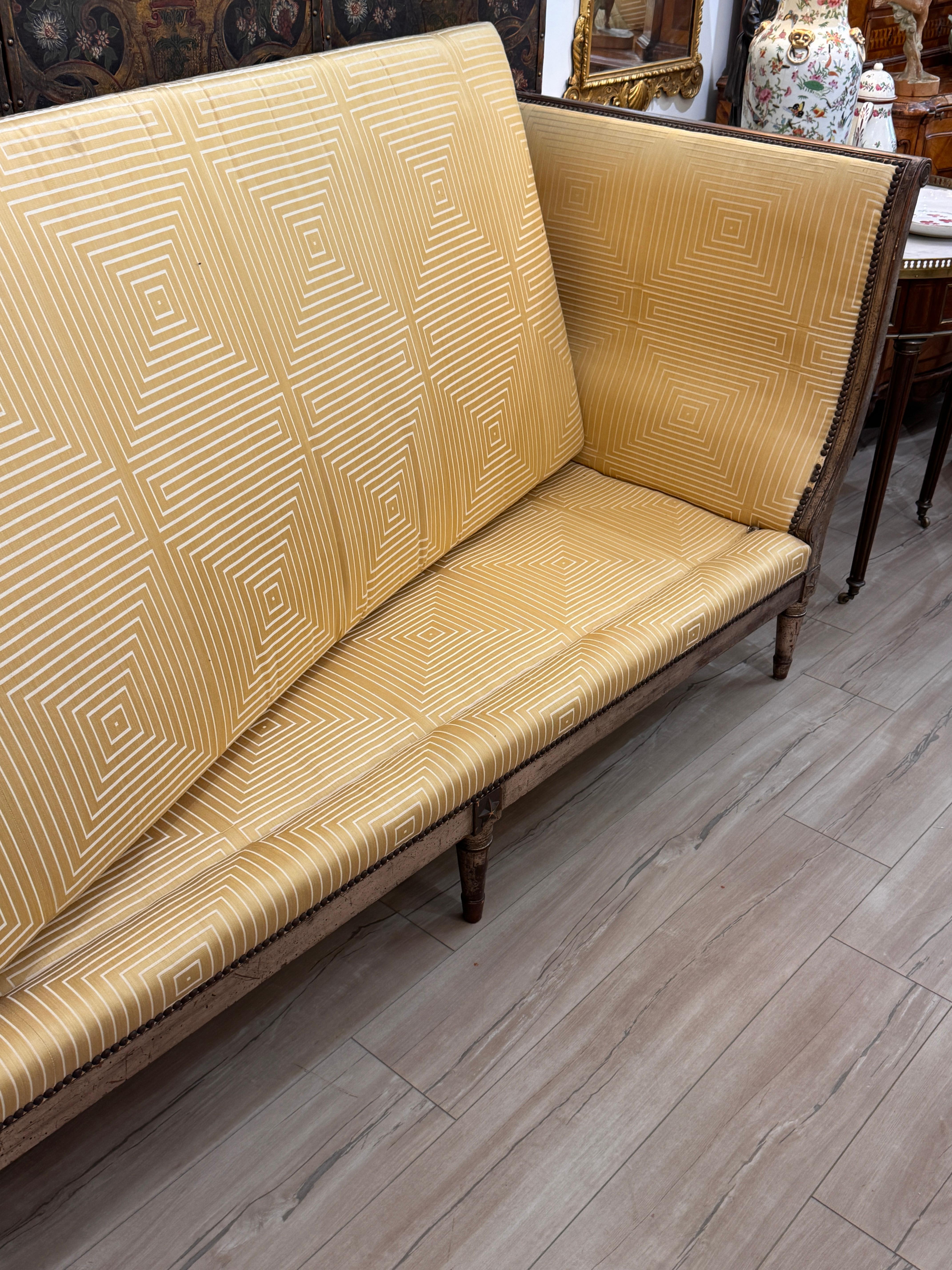 Lit de repos en bois doré argenté de style Directoire du début du 20e siècle en vente 10