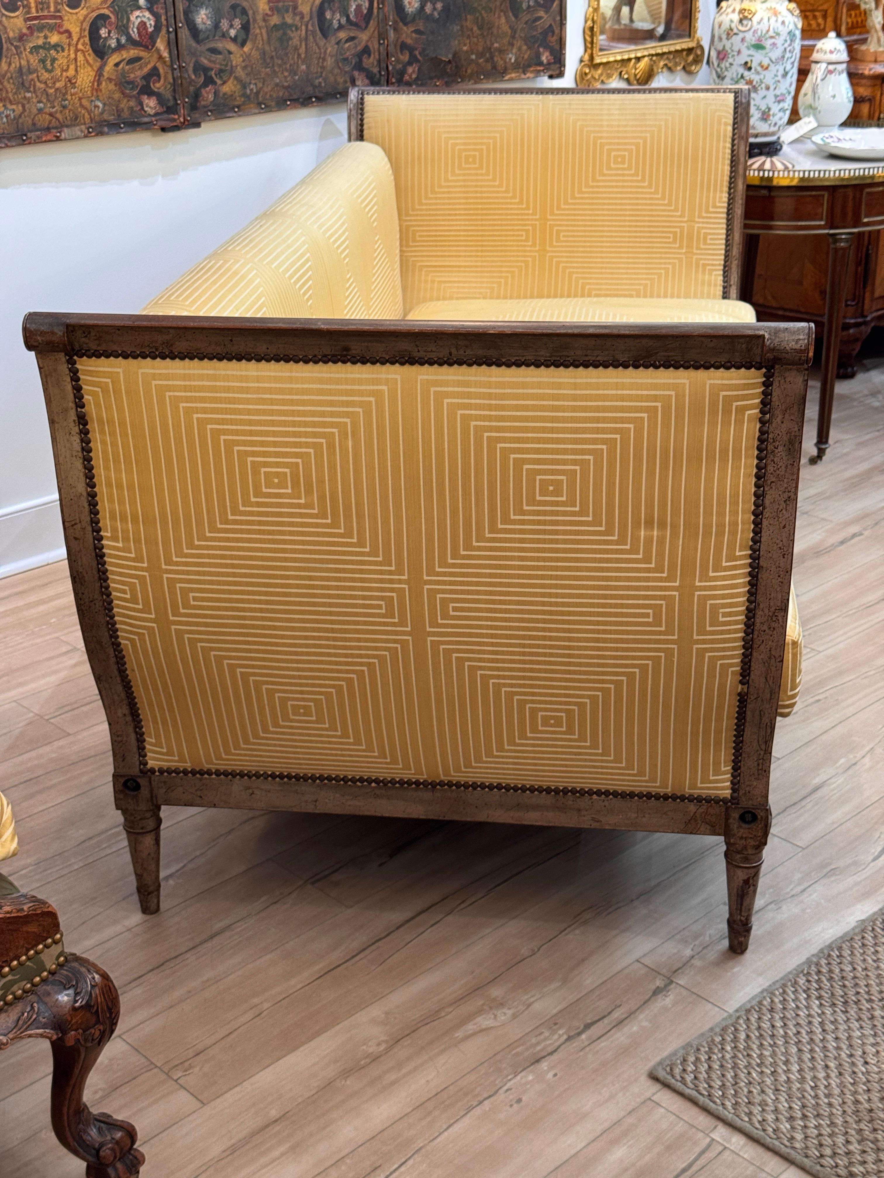 Lit de repos en bois doré argenté de style Directoire du début du 20e siècle en vente 12