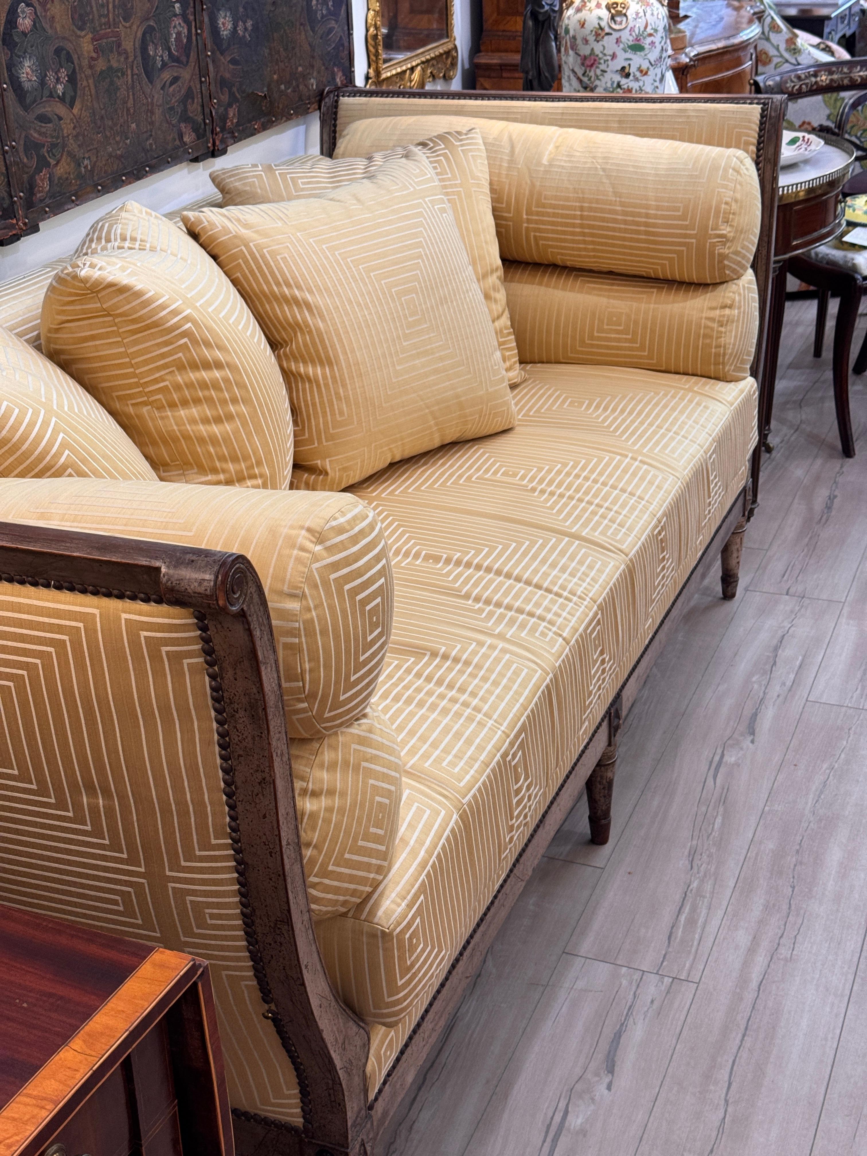 Lit de repos en bois doré argenté de style Directoire du début du 20e siècle en vente 3
