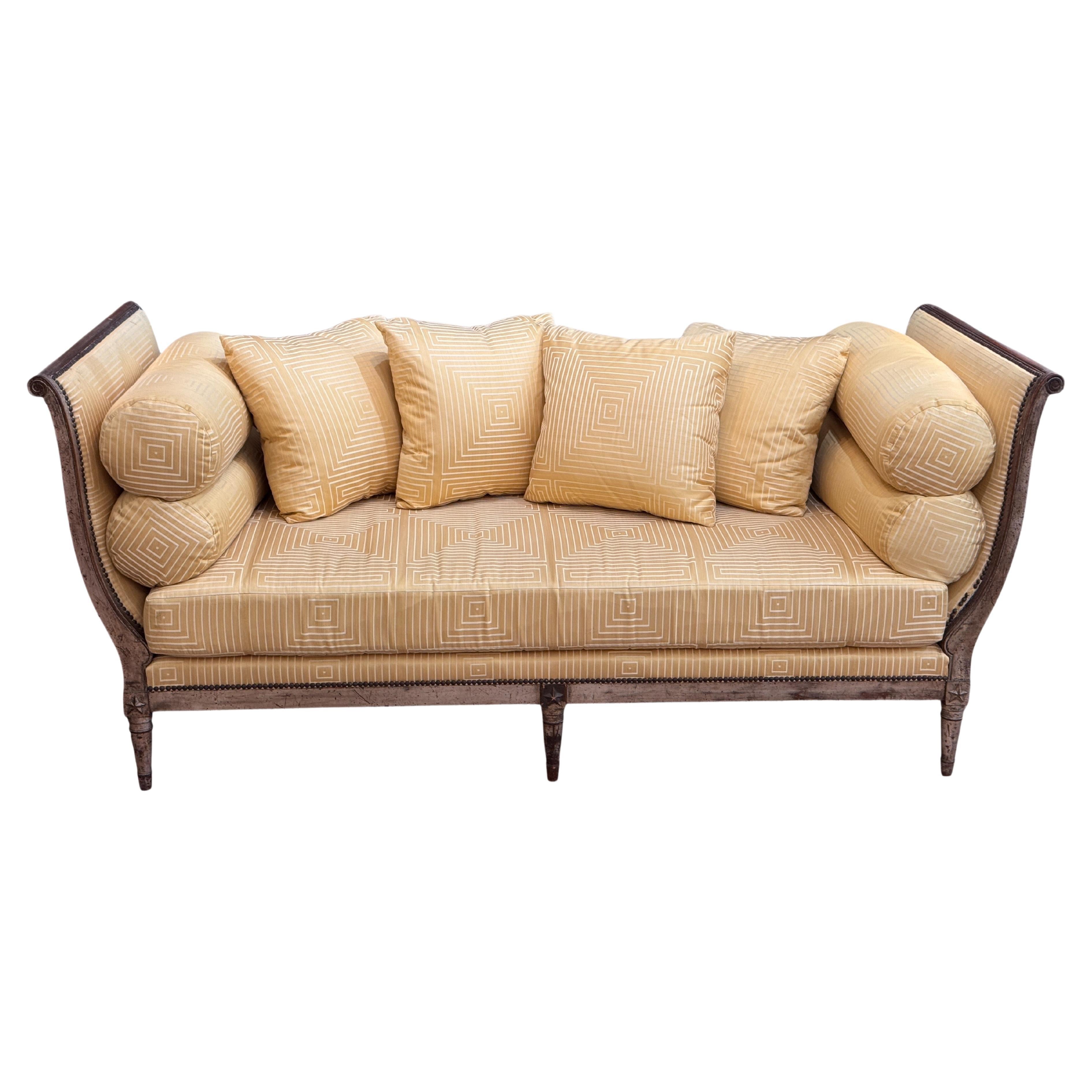 Lit de repos en bois doré argenté de style Directoire du début du 20e siècle en vente