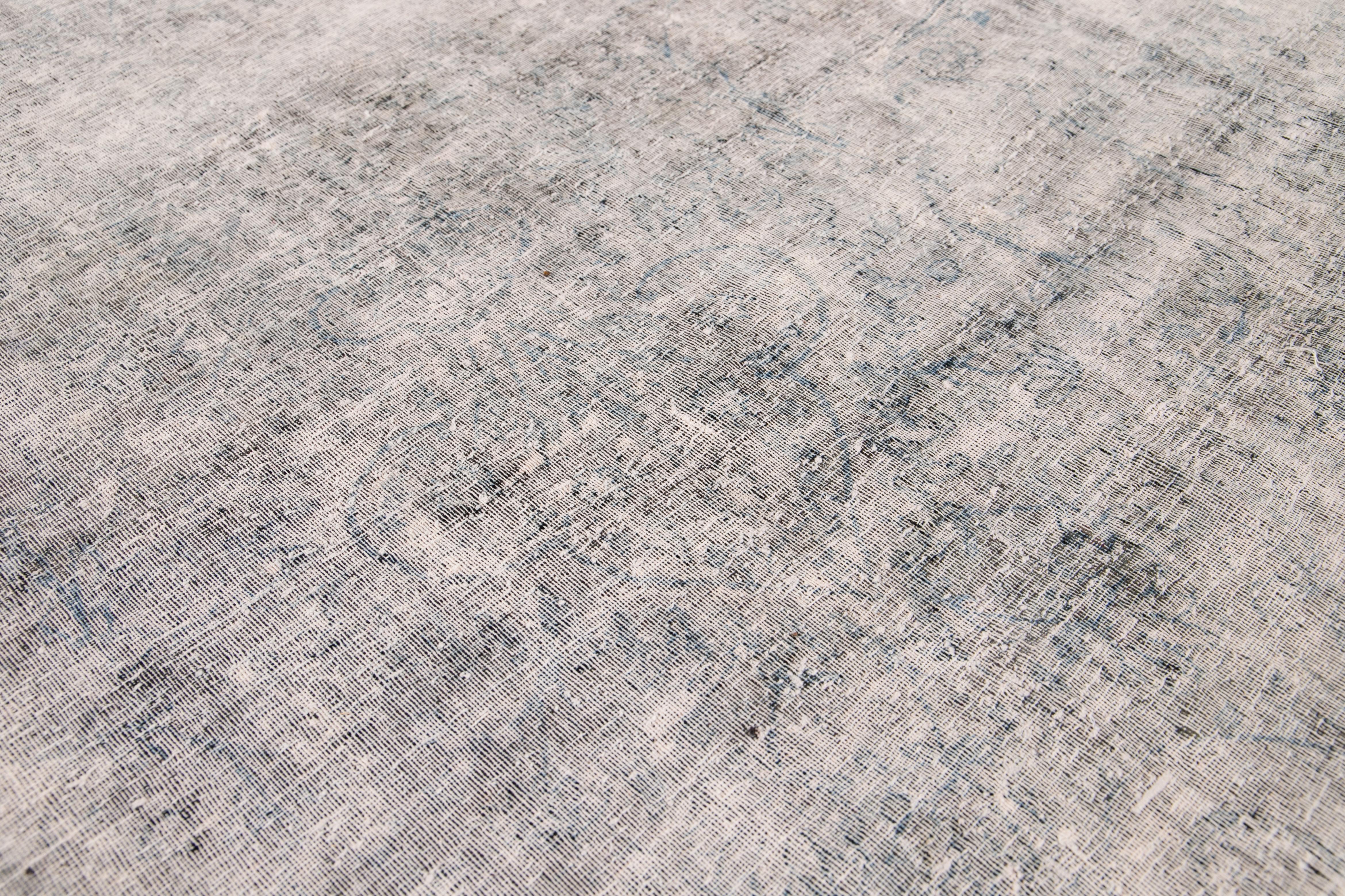 Tapis persan ancien en laine Kerman en mauvais état du début du XXe siècle en vente 10