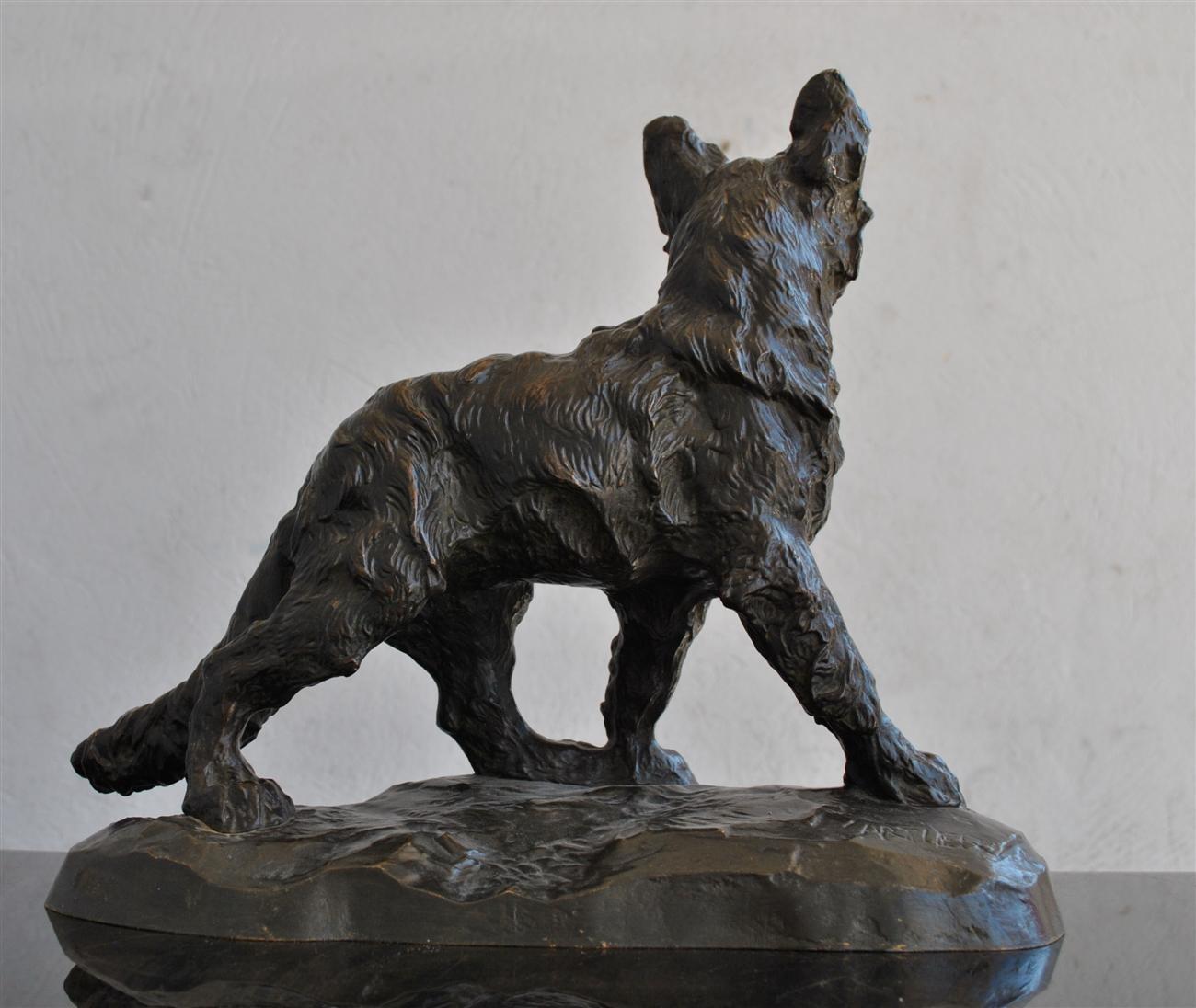 Early 20th century dog bronze brown patina by Thomas François Cartier (1879-1943).