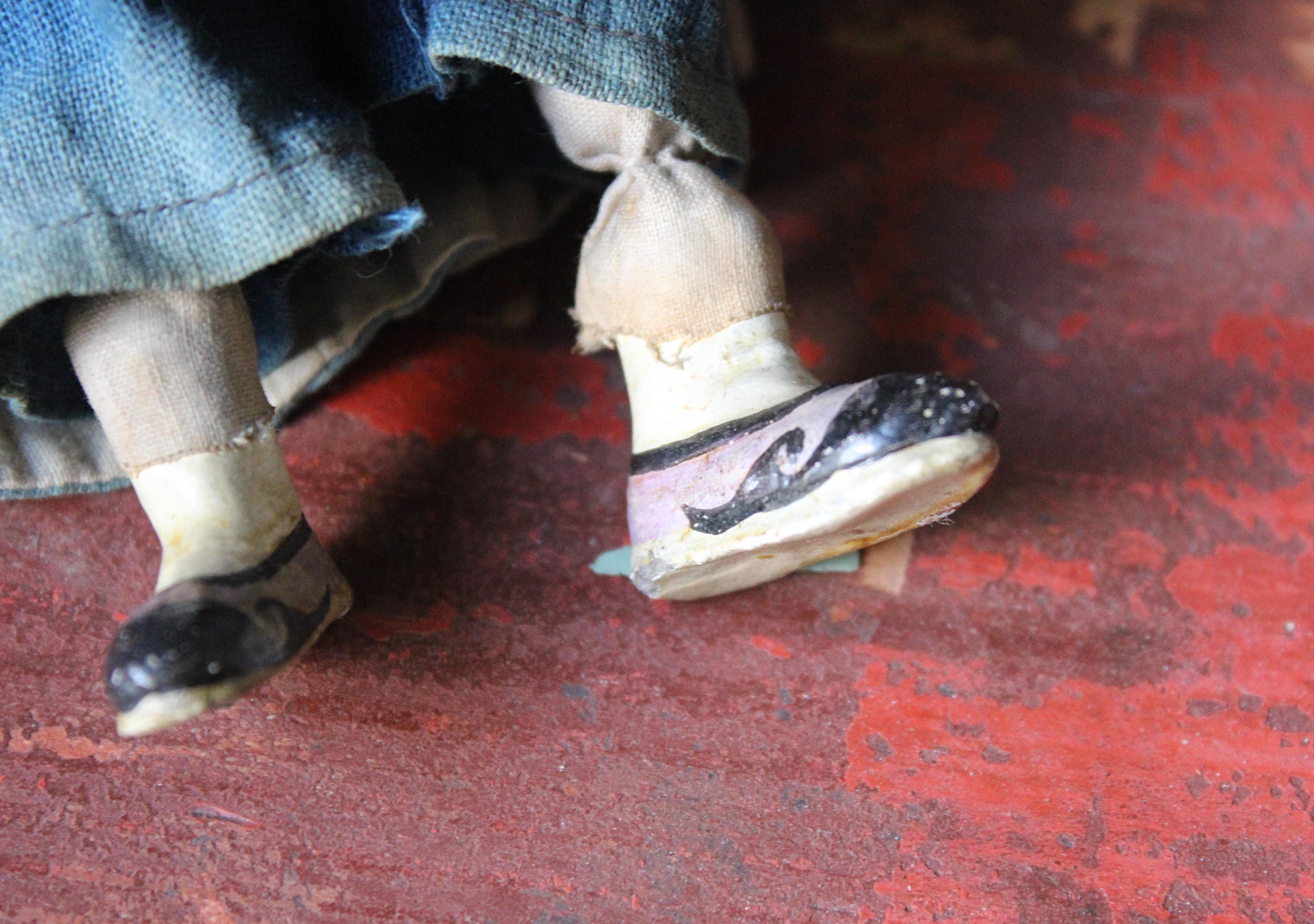 Early 20th Century Door of Hope Missionary Doll Folk Art Antique Curio  In Fair Condition For Sale In Lowestoft, GB