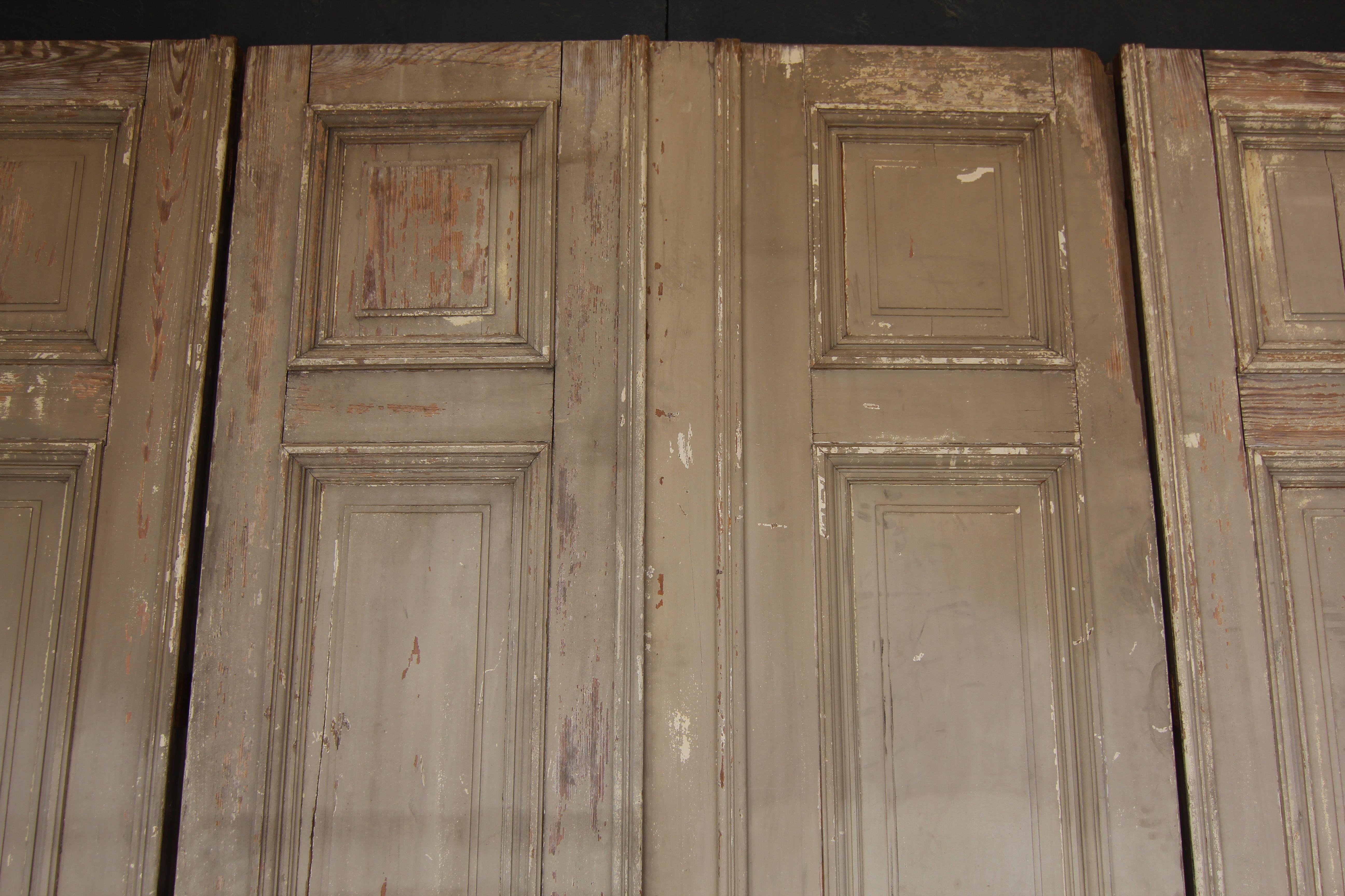 Early 20th Century Double Door consisting of 4 Doors In Distressed Condition For Sale In Dusseldorf, DE