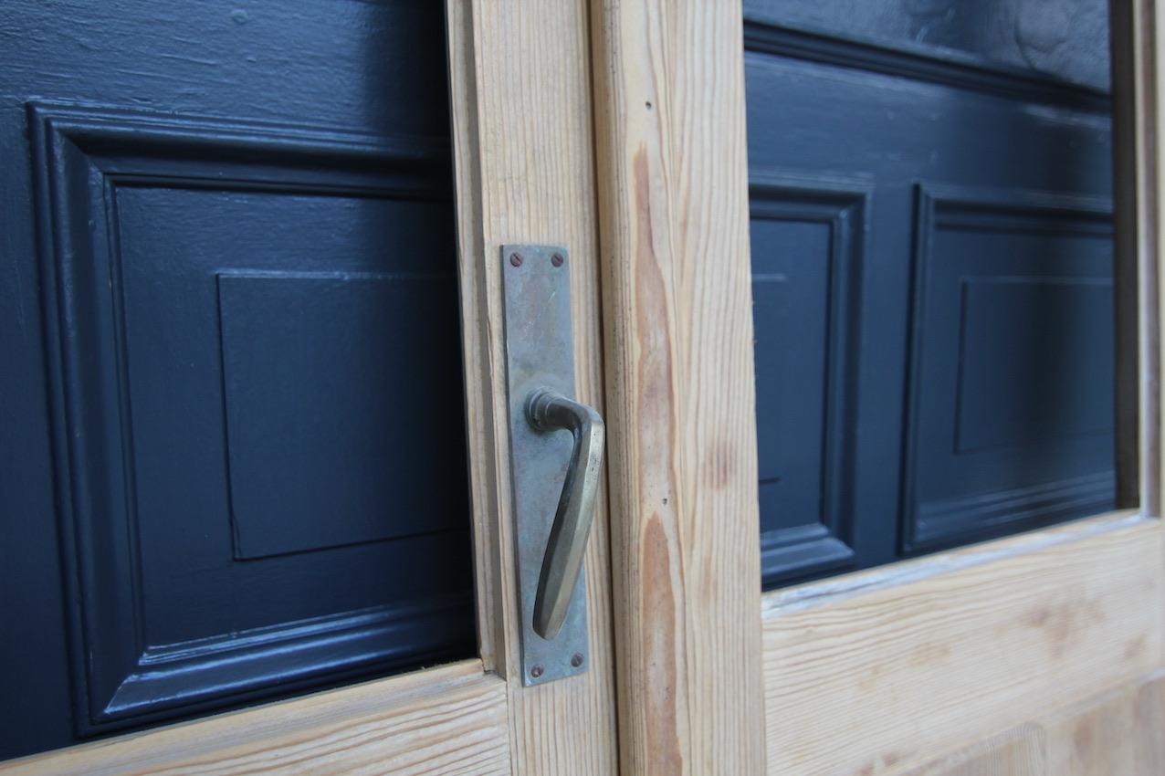 Early 20th Century Double Door made of Pine For Sale 5