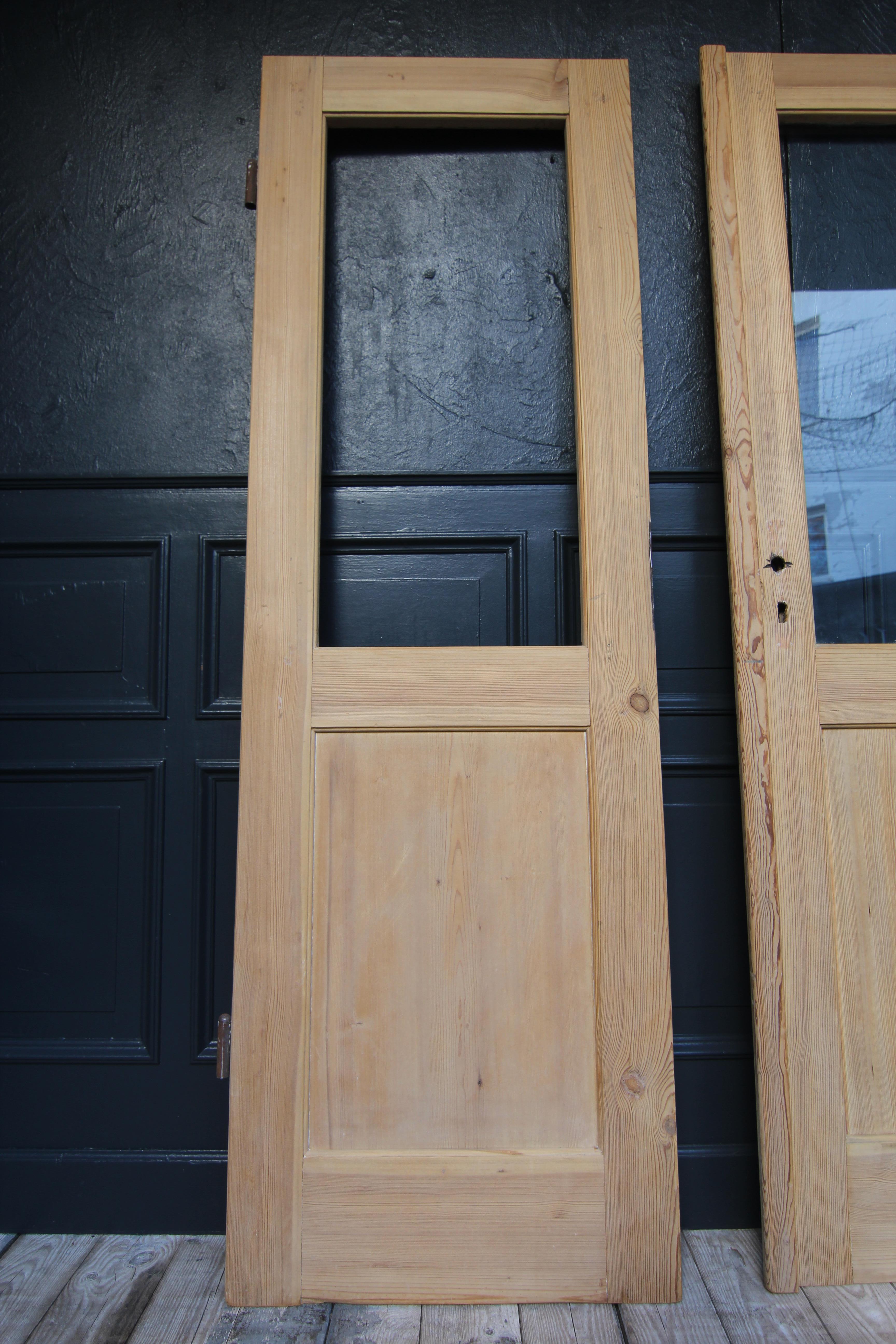 Early 20th Century Double Door made of Pine For Sale 5