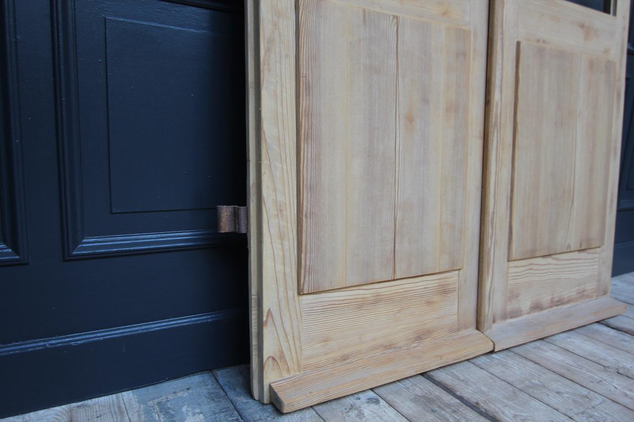 Early 20th Century Double Door made of Pine For Sale 8