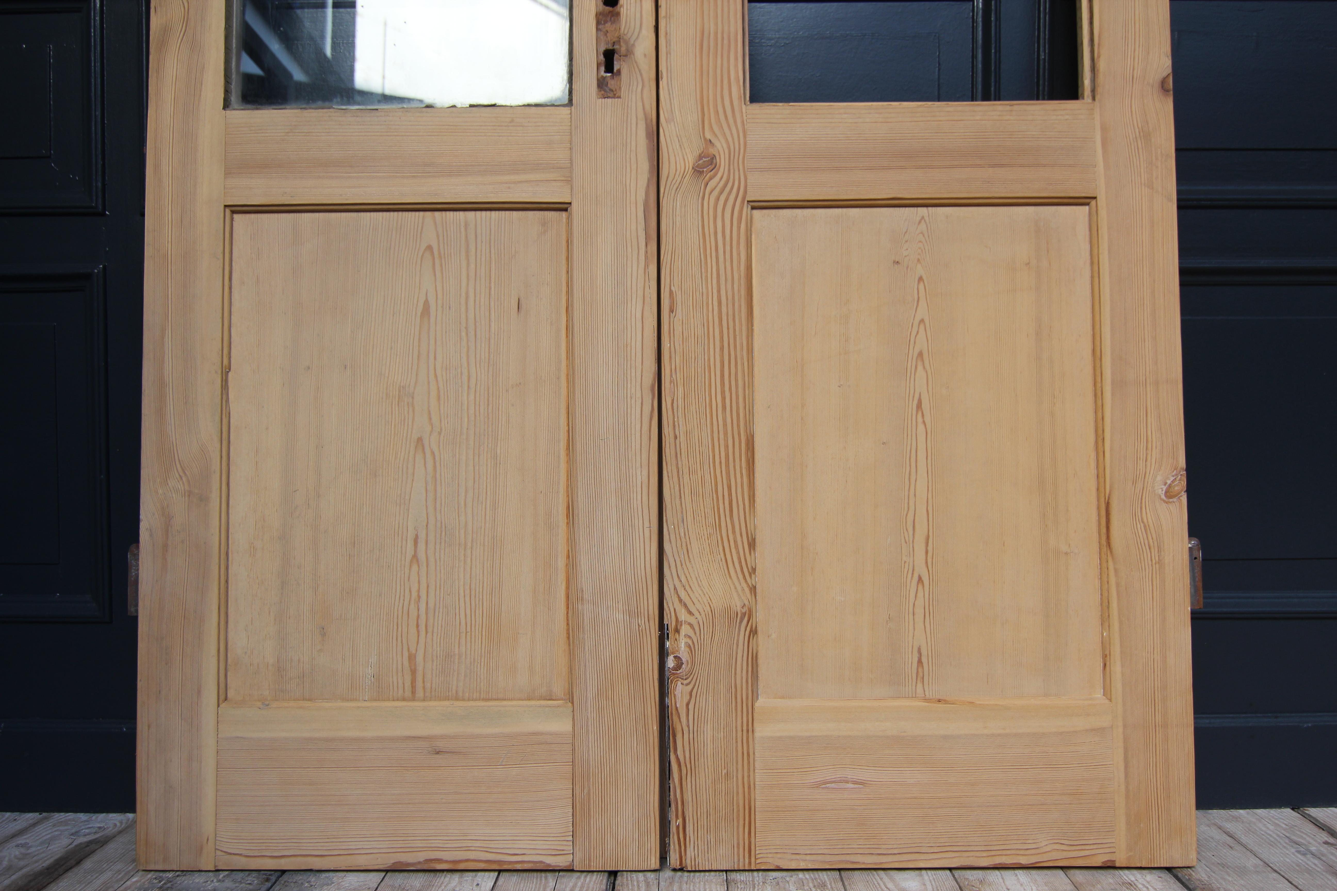 Early 20th Century Double Door made of Pine For Sale 11