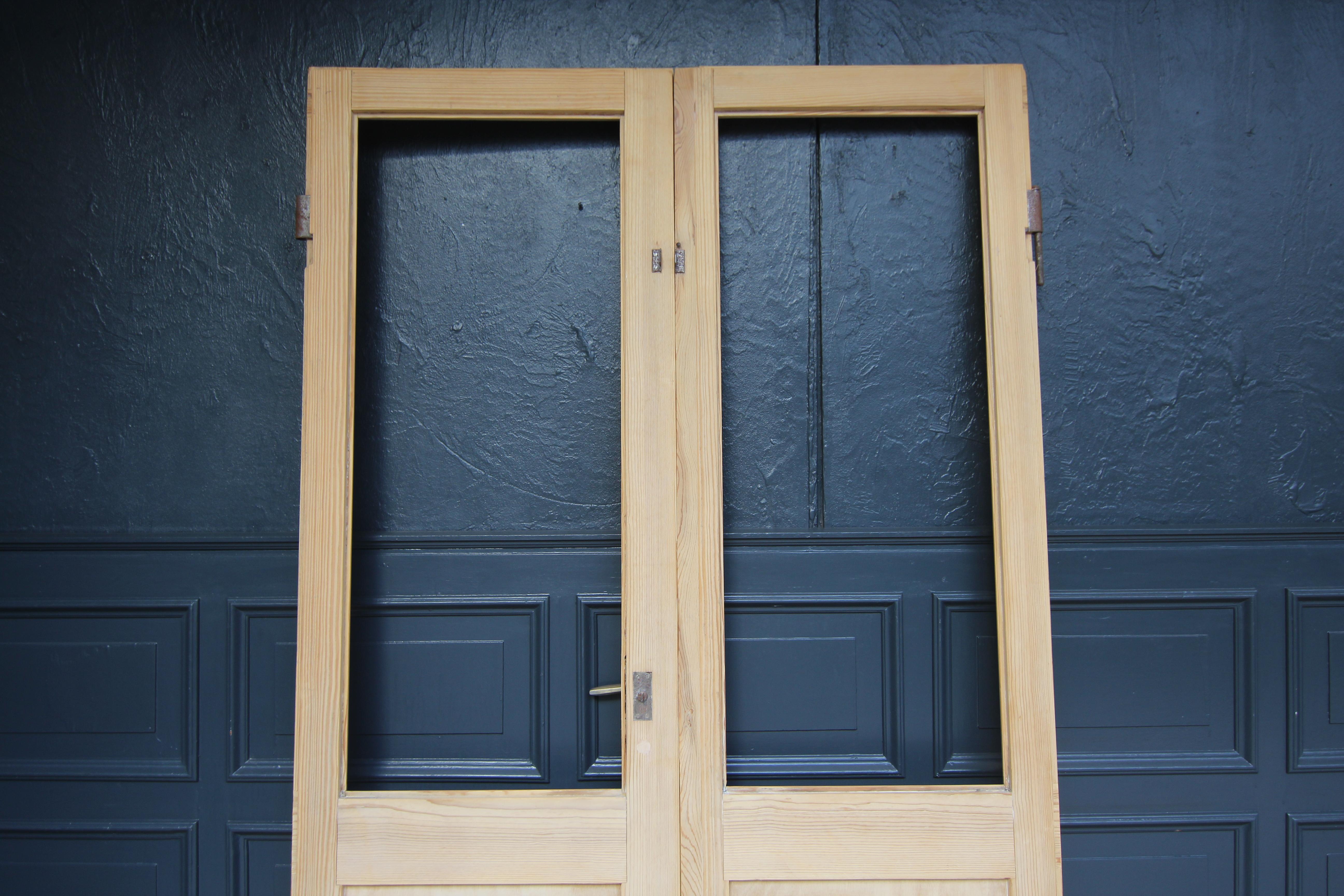 Early 20th Century Double Door made of Pine For Sale 13