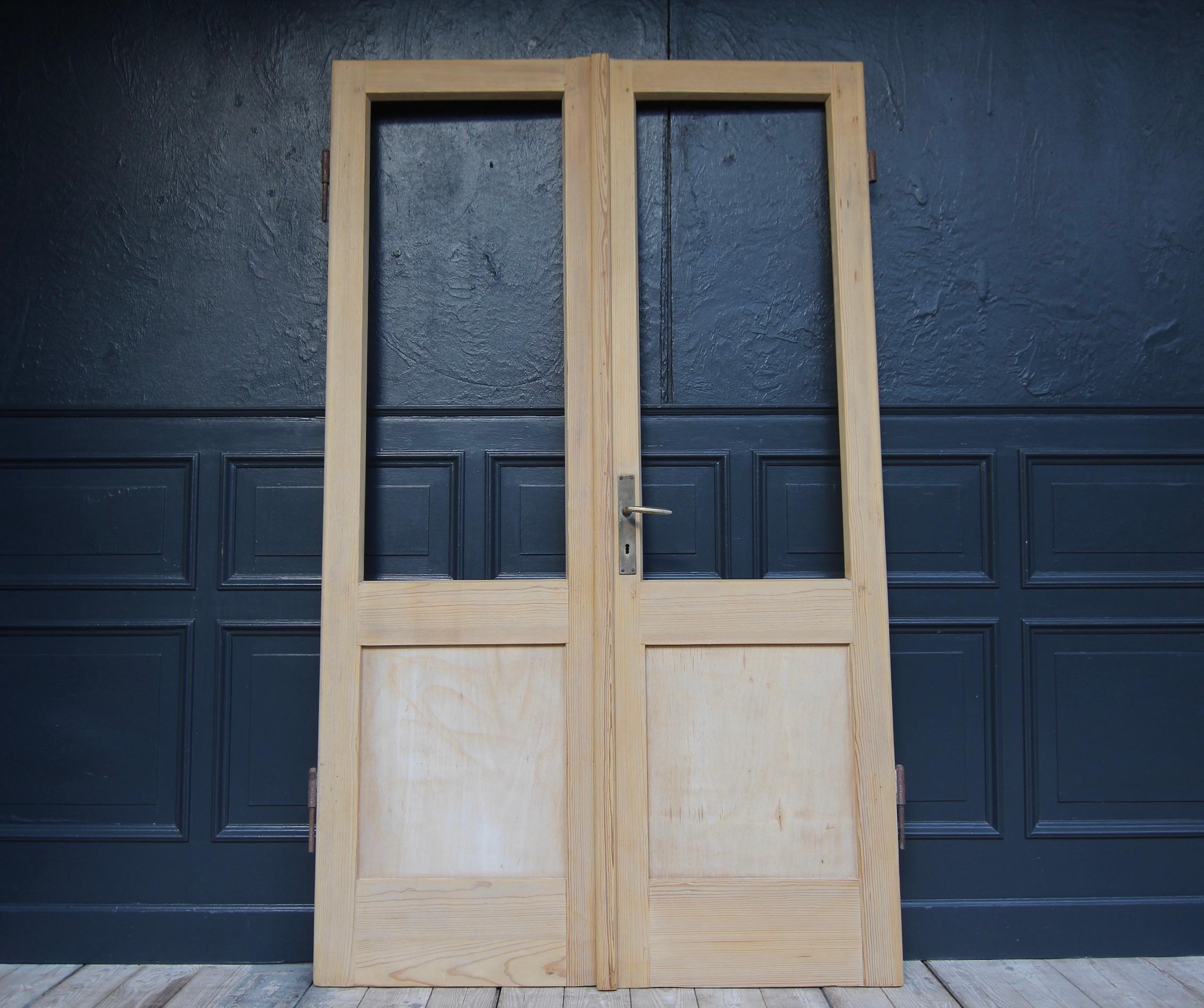 Doppeltür aus Kiefer aus dem frühen 20. im Zustand „Gut“ im Angebot in Dusseldorf, DE