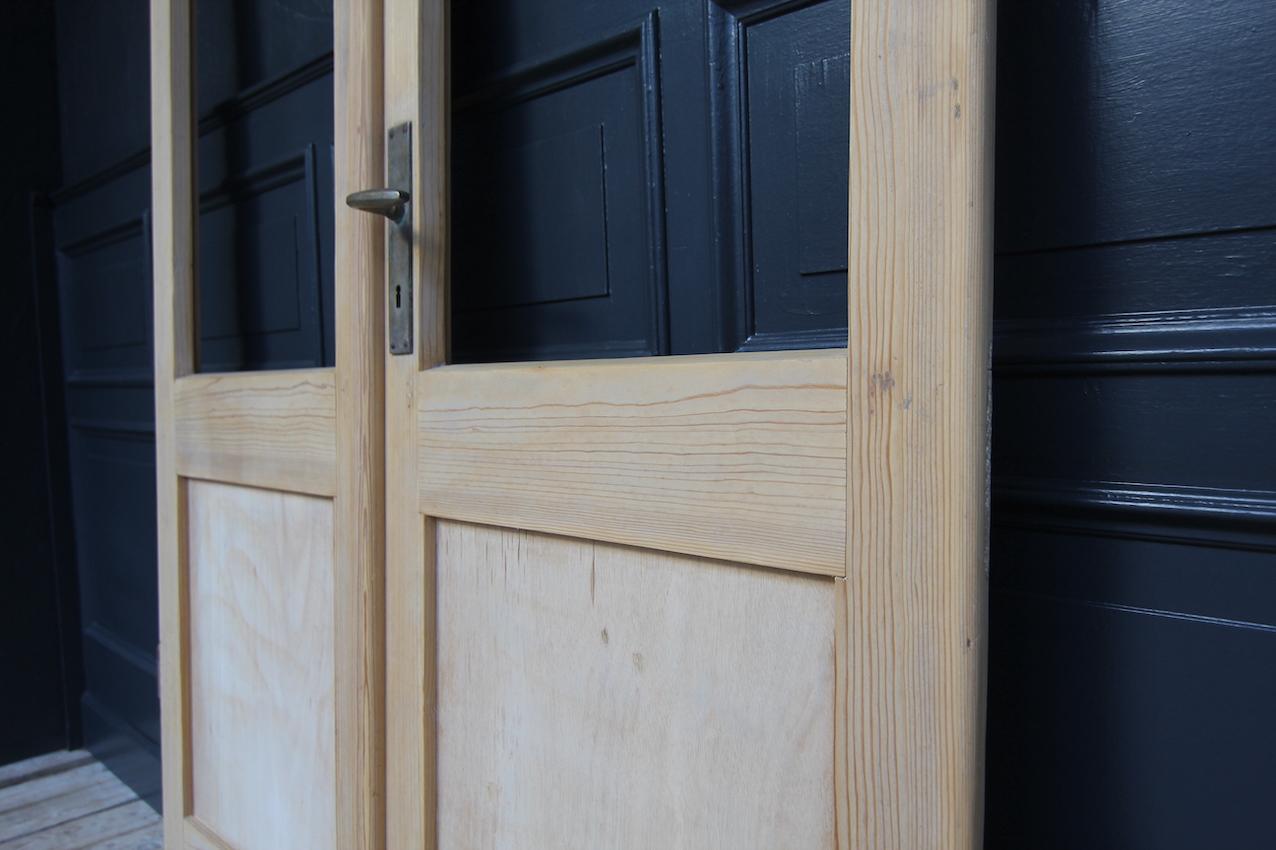 Early 20th Century Double Door made of Pine For Sale 3