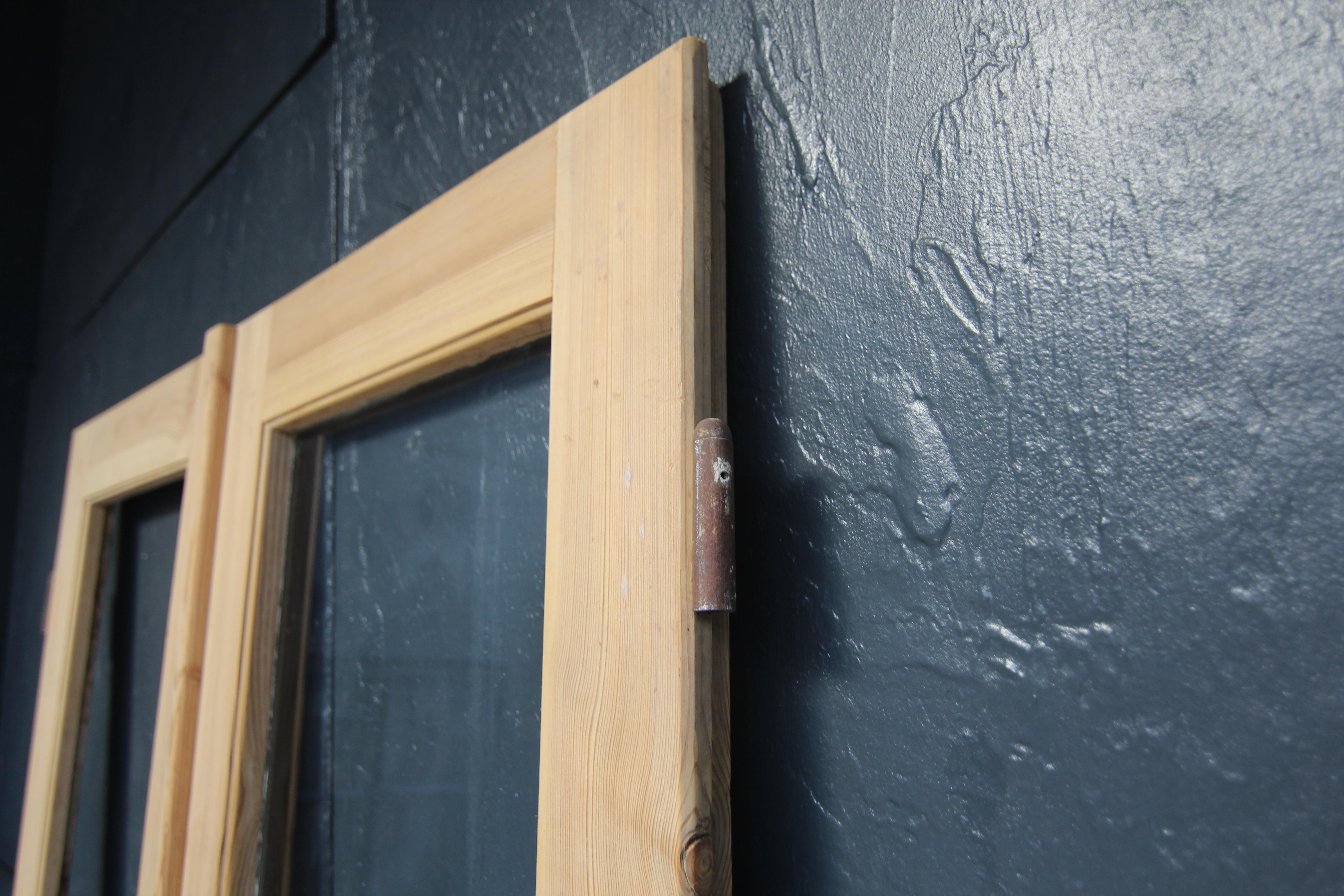 Early 20th Century Double Door made of Pine For Sale 3