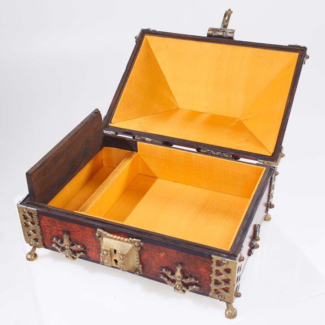 Anfang des 20. Jahrhunderts Mitgifttruhe Malabar Box aus Kerala Indien im Angebot 5